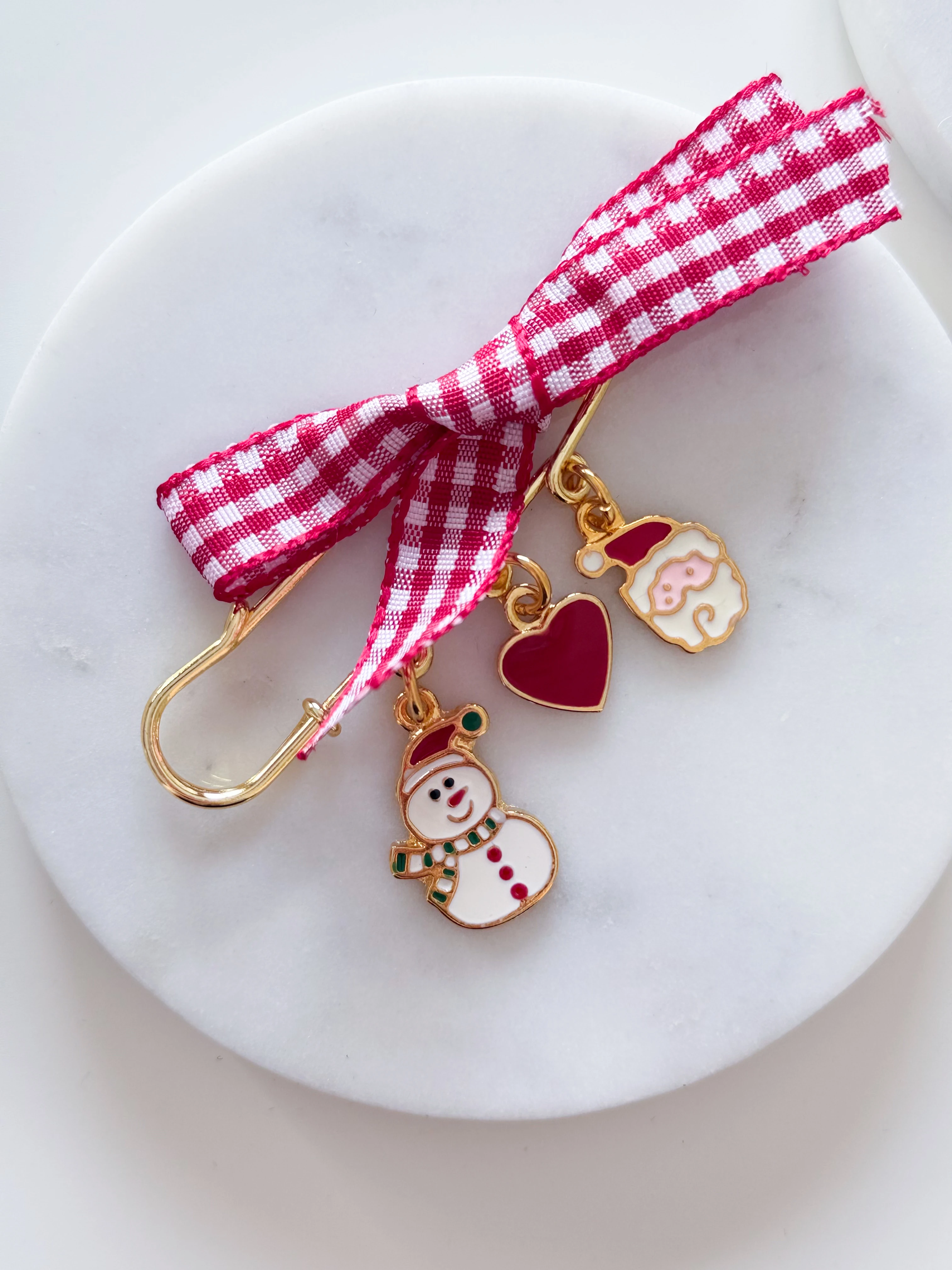 YILBAŞI YAKA İĞNESİ