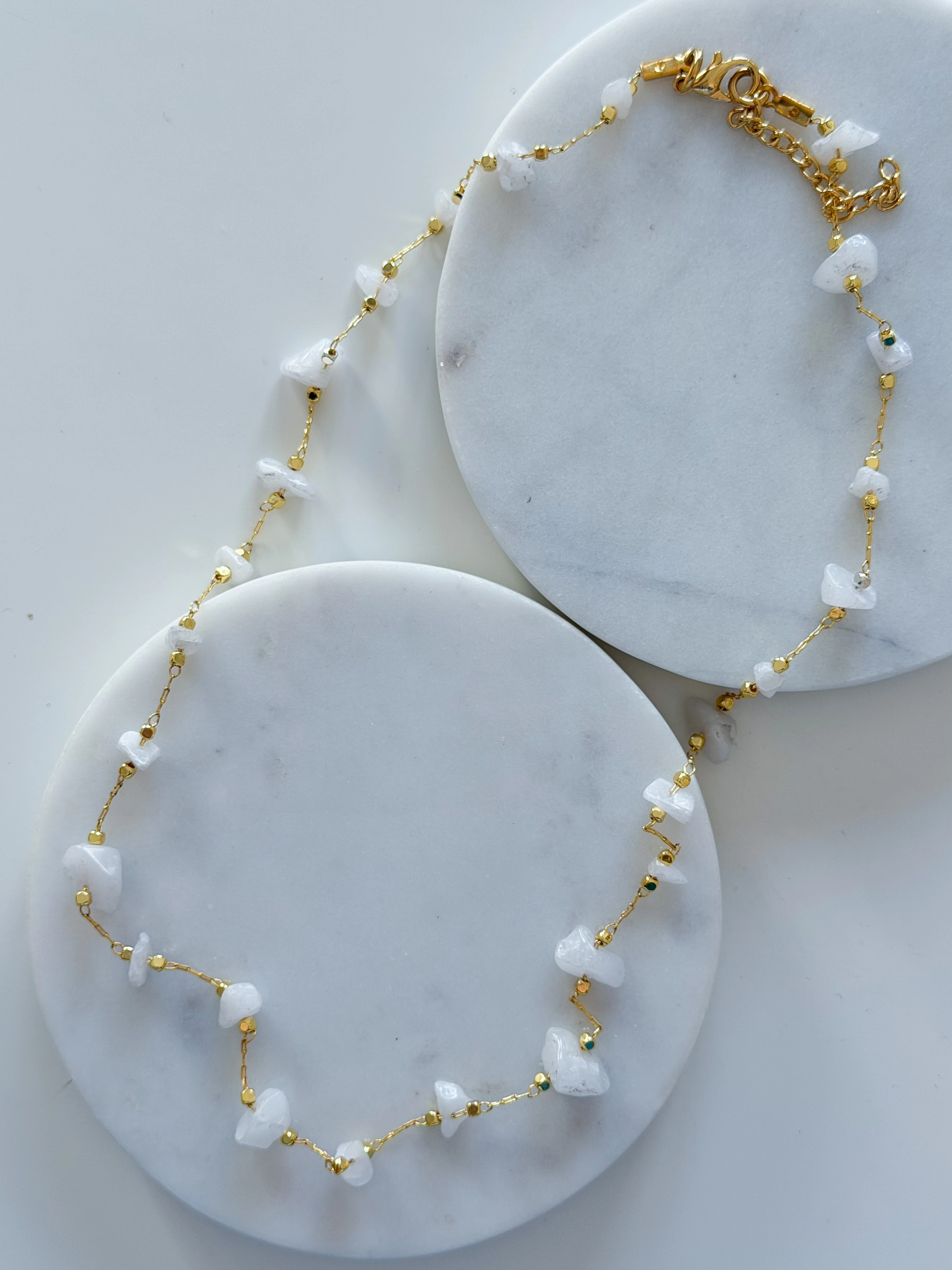 AY TAŞI ZİNCİR KOLYE