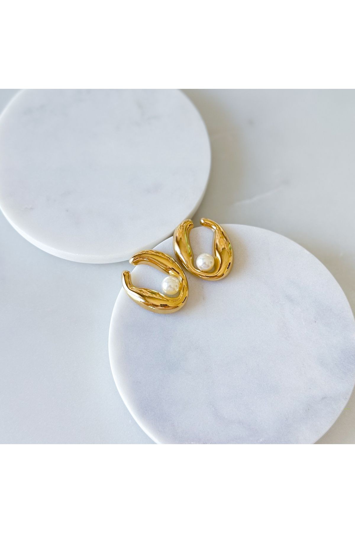 ÇELİK OVAL İNCİLİ KÜPE