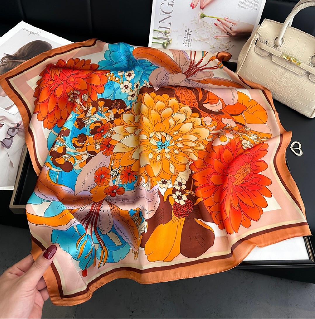 RENKLİ DESENLİ ŞAL 70X70 CM