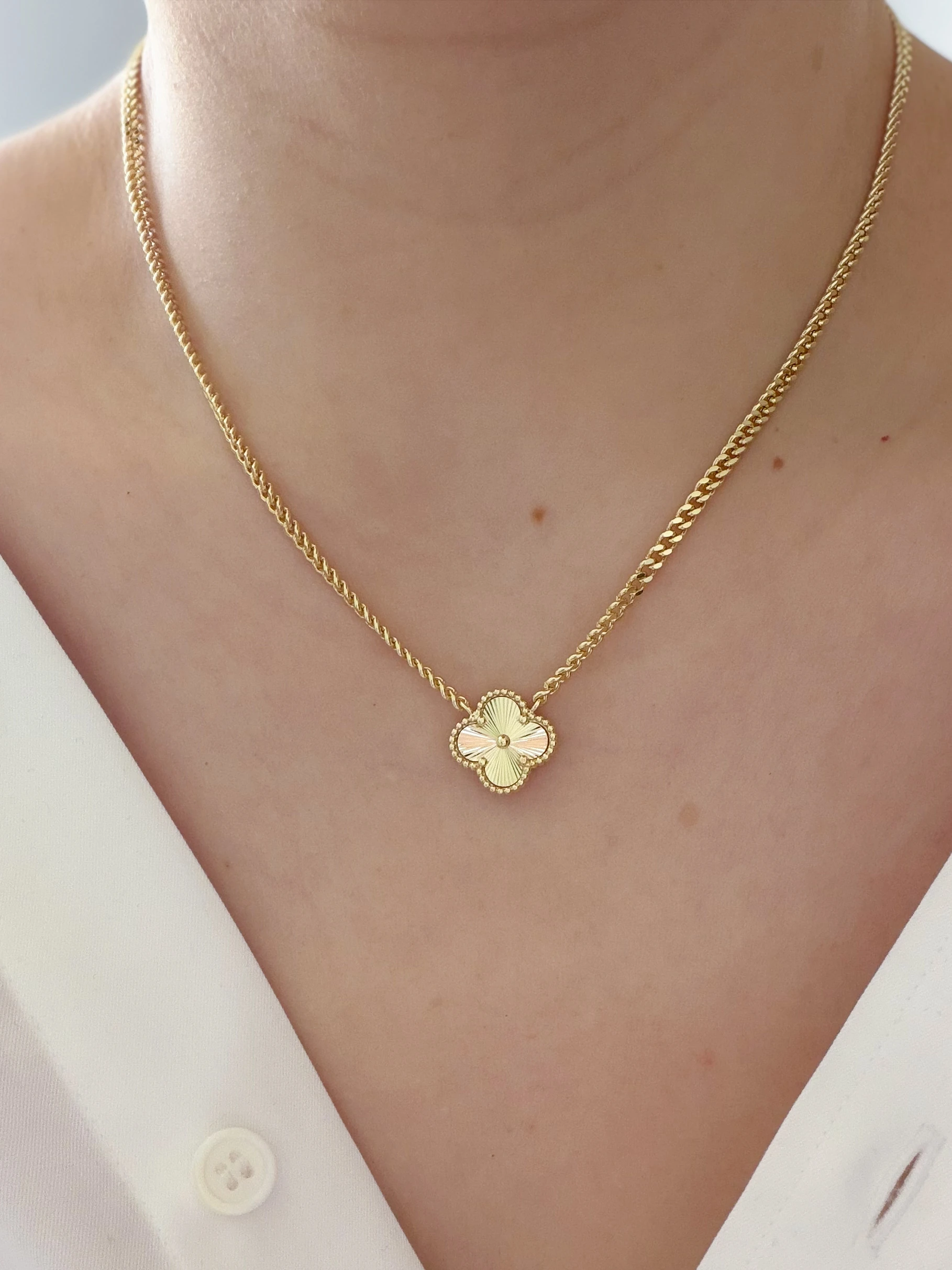 ÖZEL SERİ YONCA KOLYE