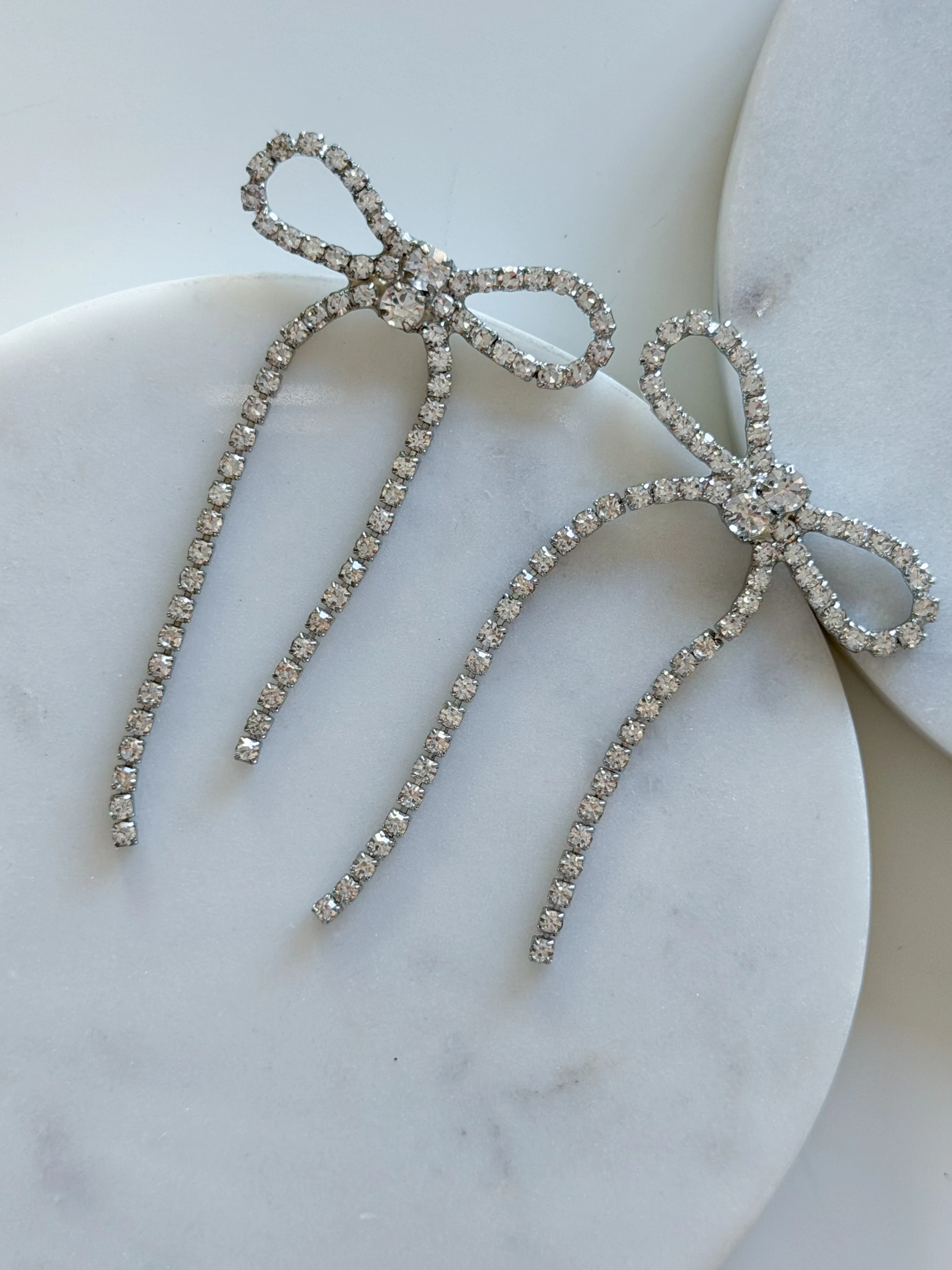 TAŞLI FİYONK SALLANTILI KÜPE - silver