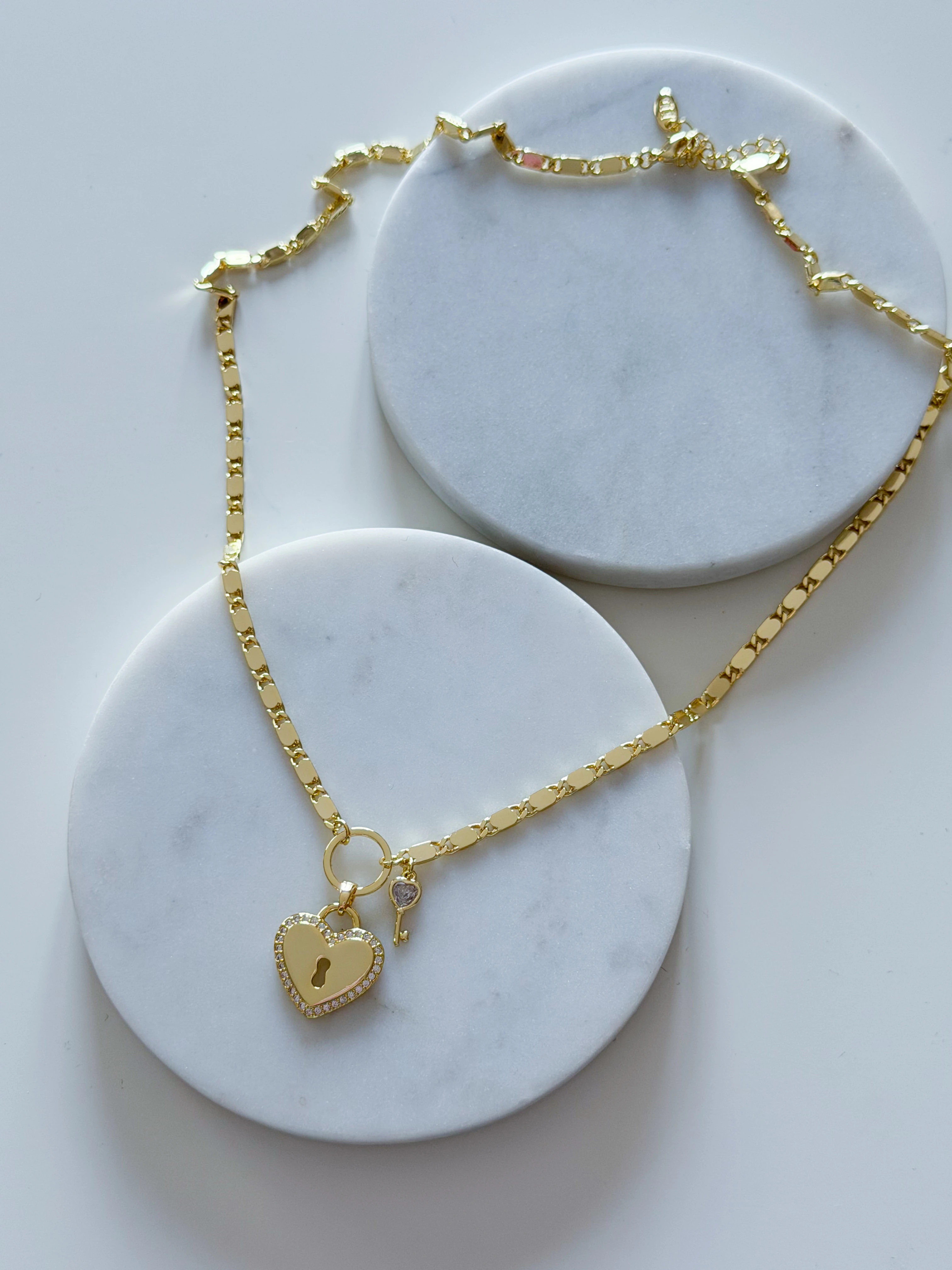 ÖZEL SERİ KALP KİLİT CHARM KOLYE