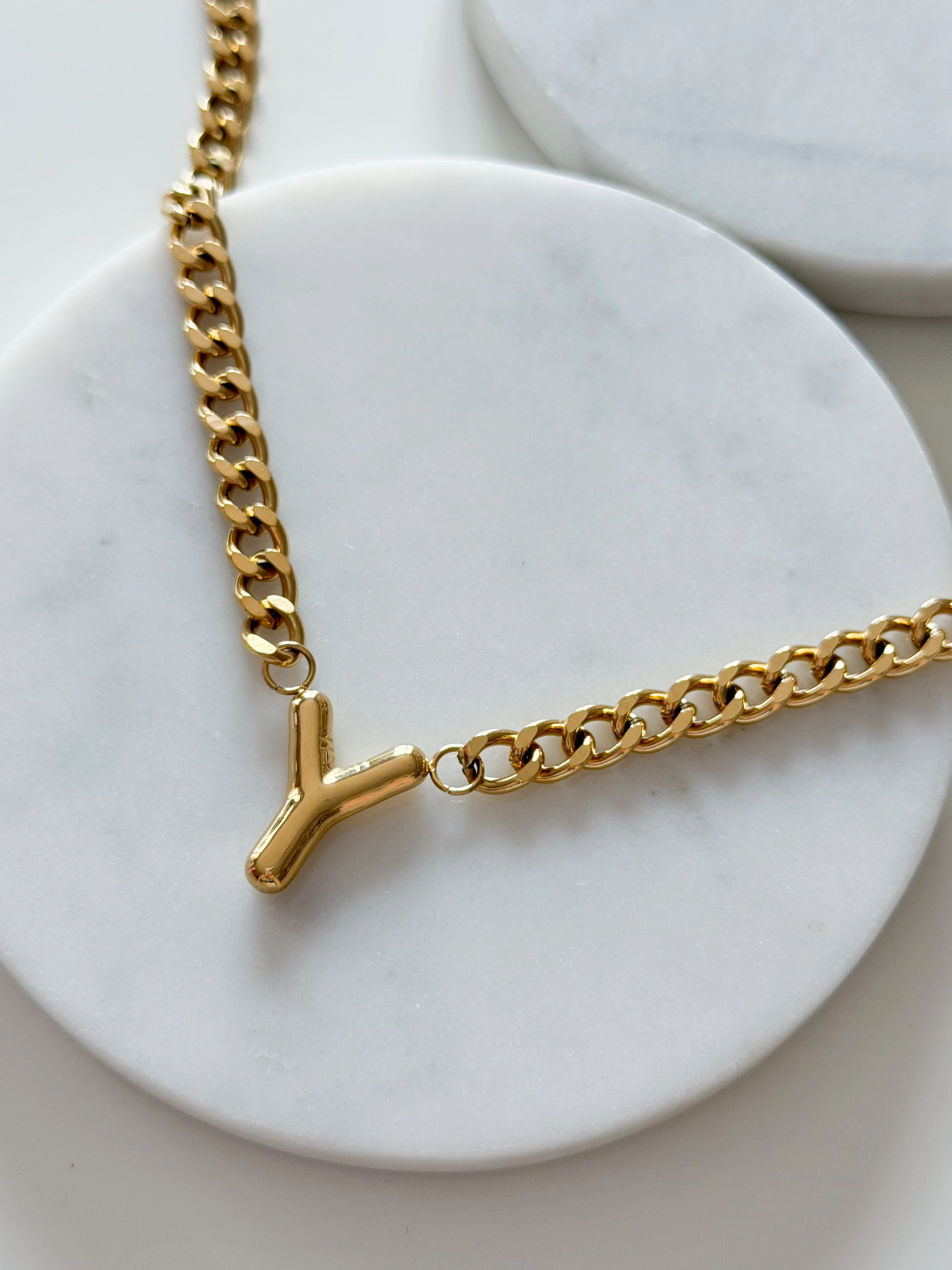 BASİC HARF KOLYE - Y