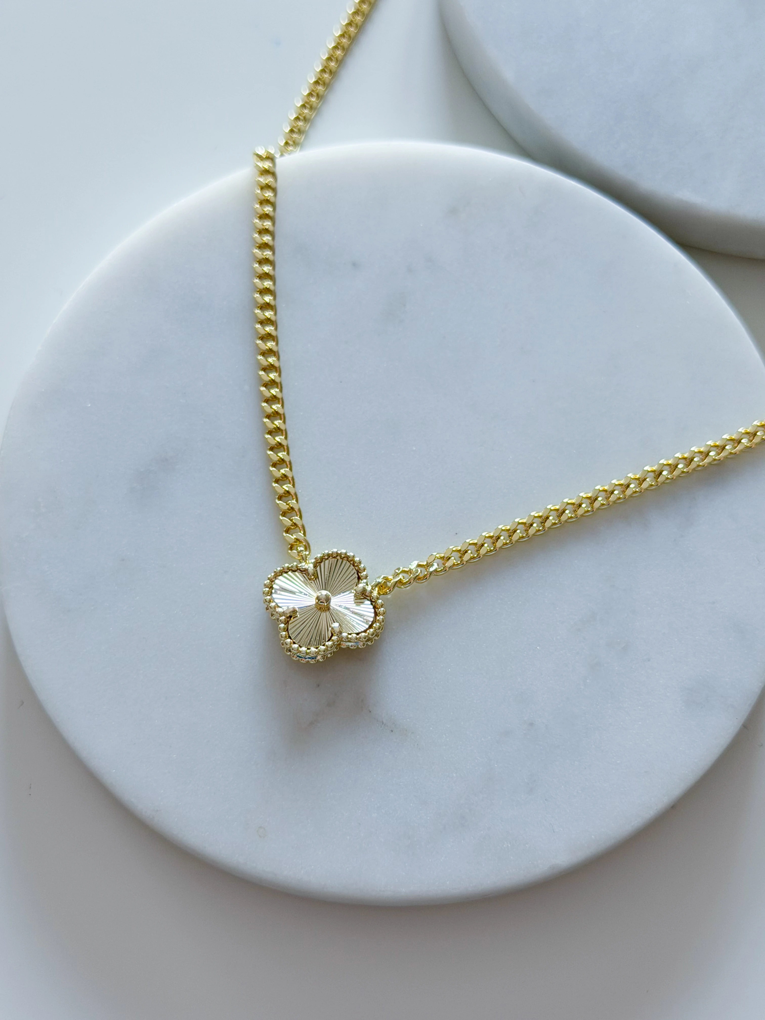 ÖZEL SERİ YONCA KOLYE