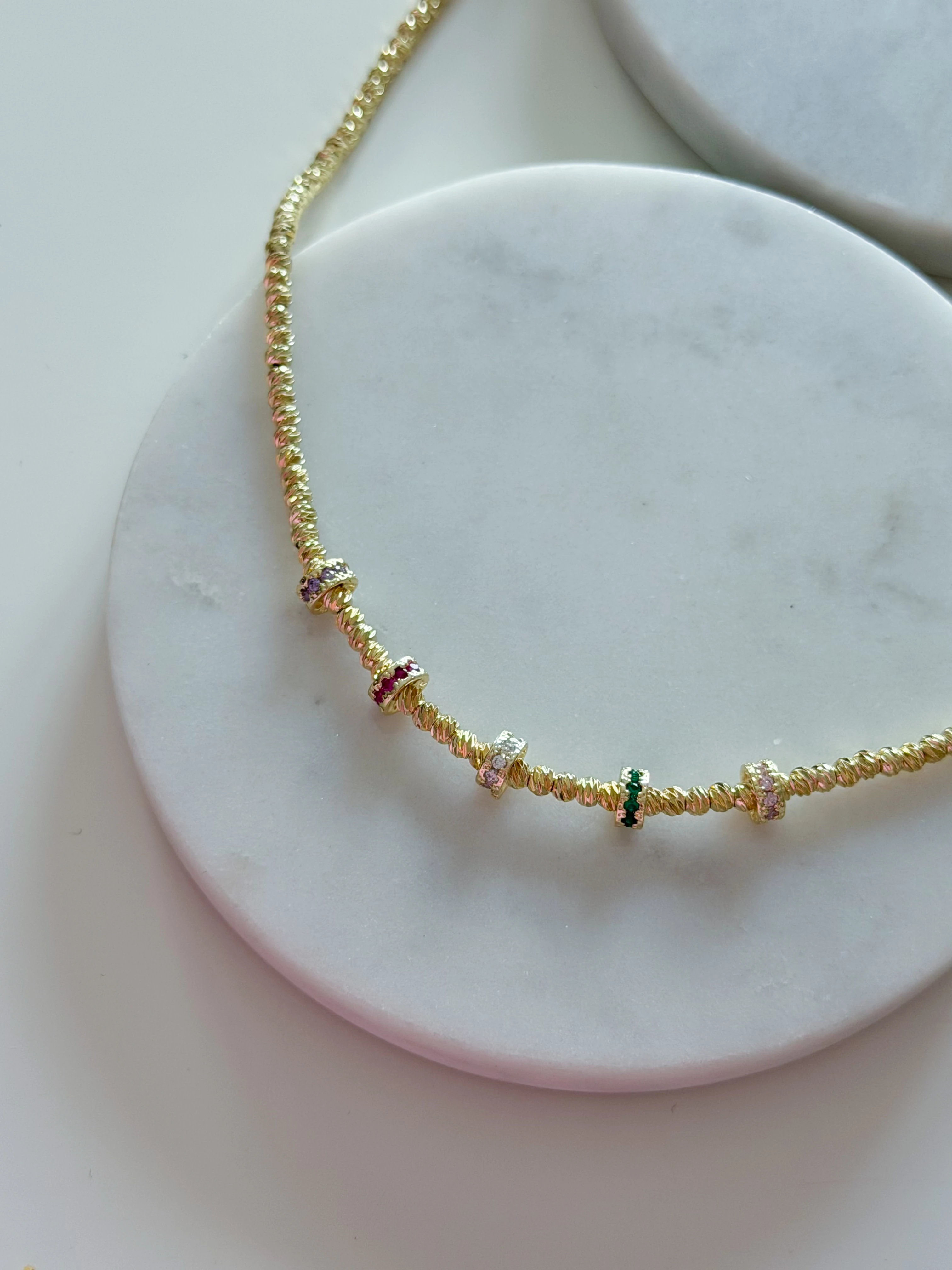 RENKLİ TAŞLI DORİKA KOLYE