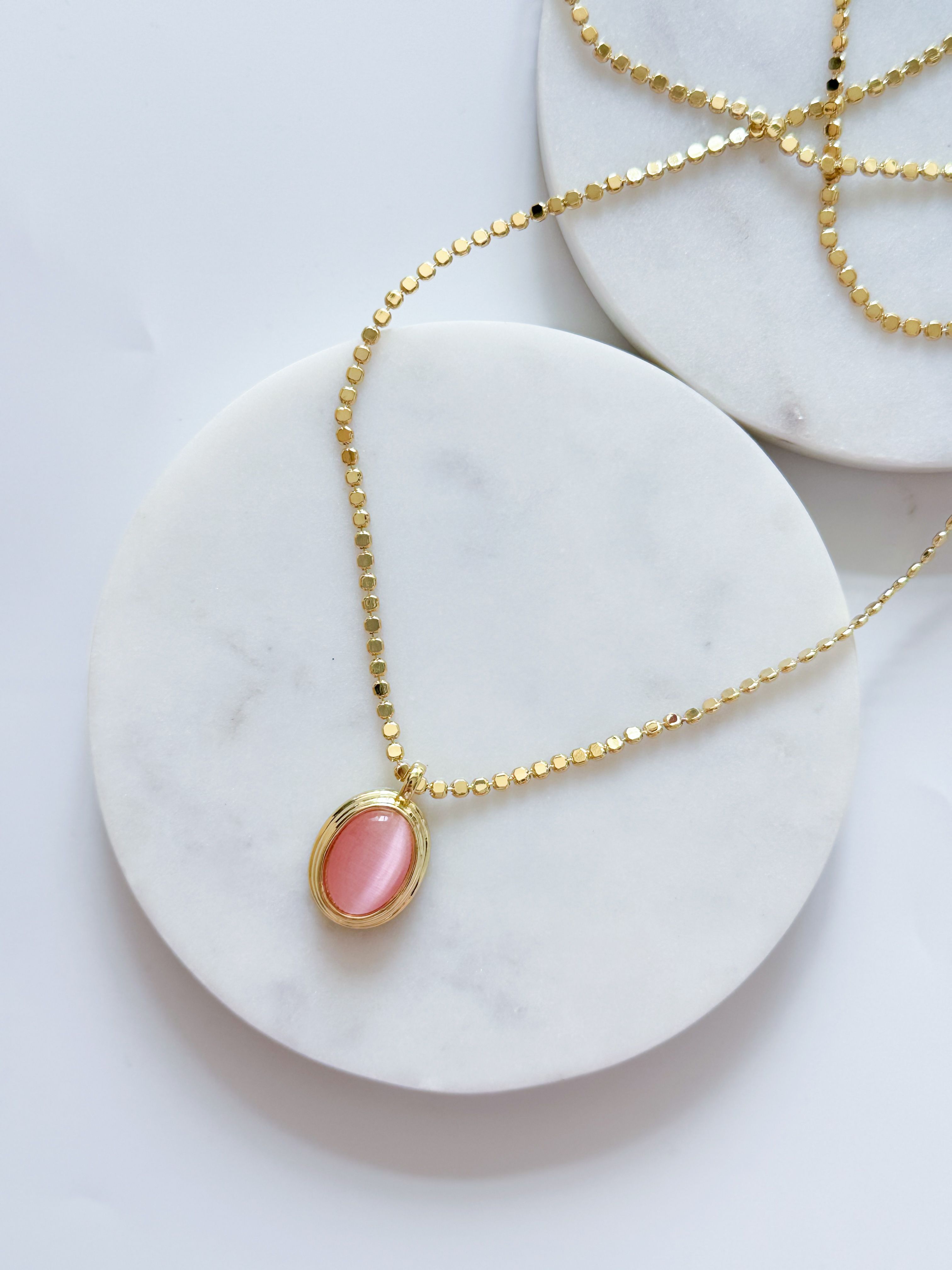 ÇELİK OVAL PEMBE TAŞ DÖRTGEN ZİNCİR KOLYE