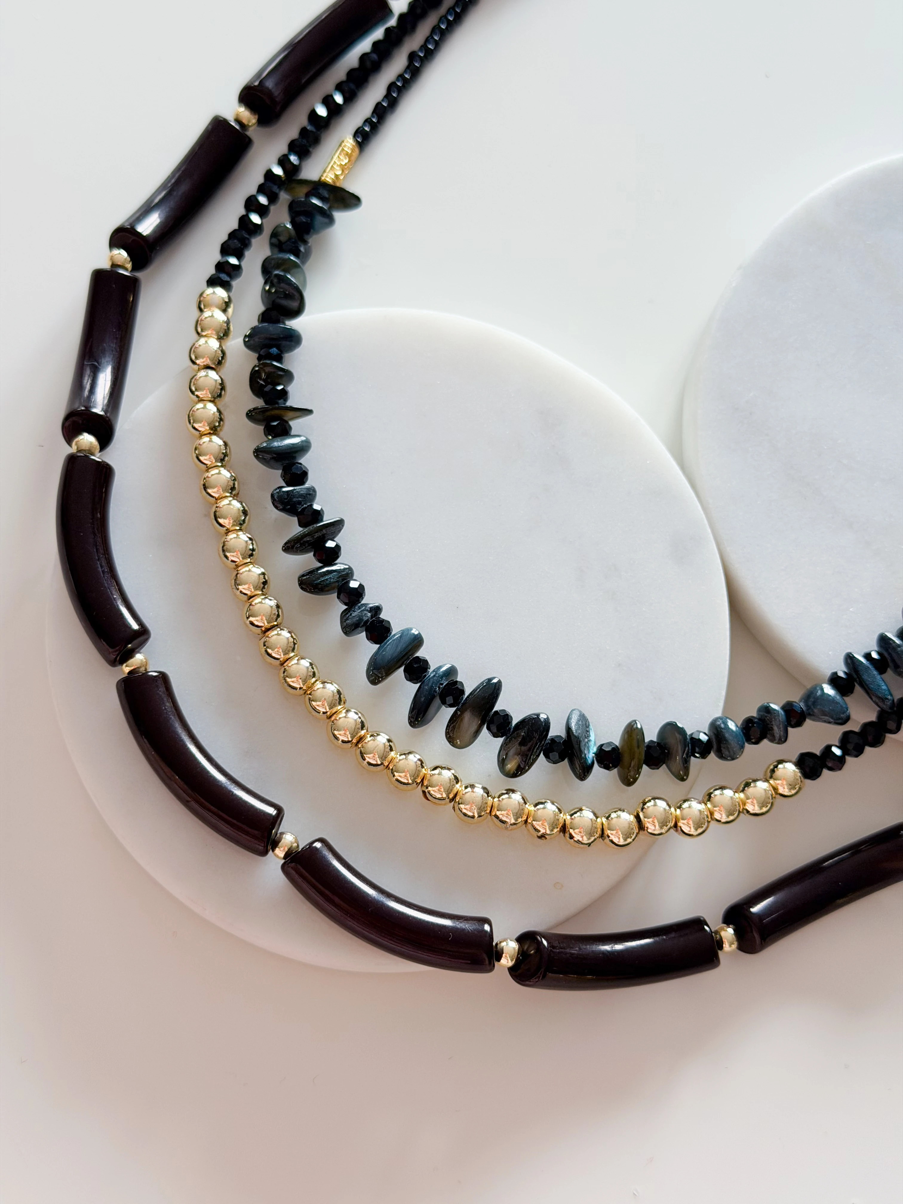 3LÜ BONCUK TOPÇUK KOLYE