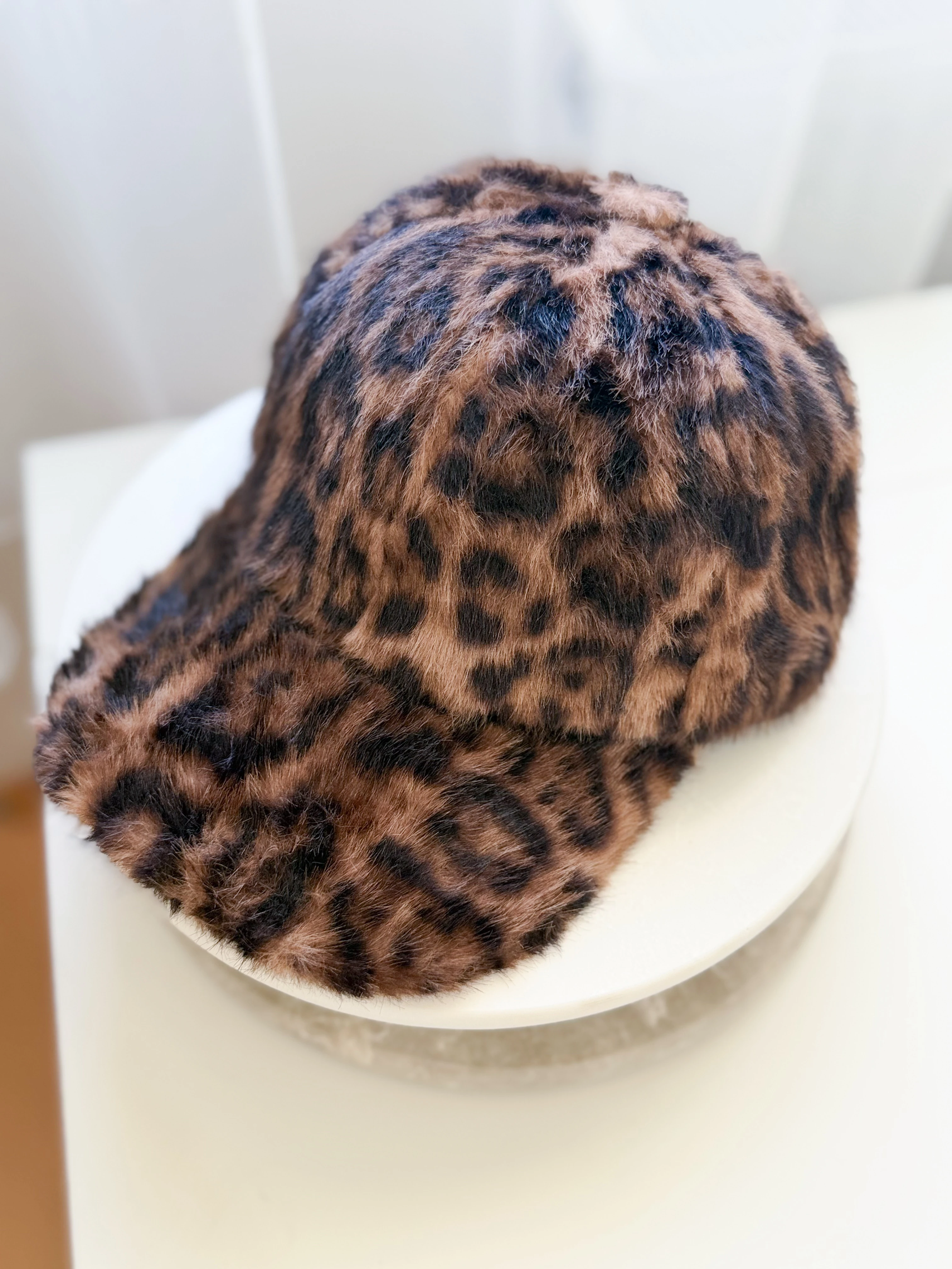 LEOPAR PELUŞ ŞAPKA 