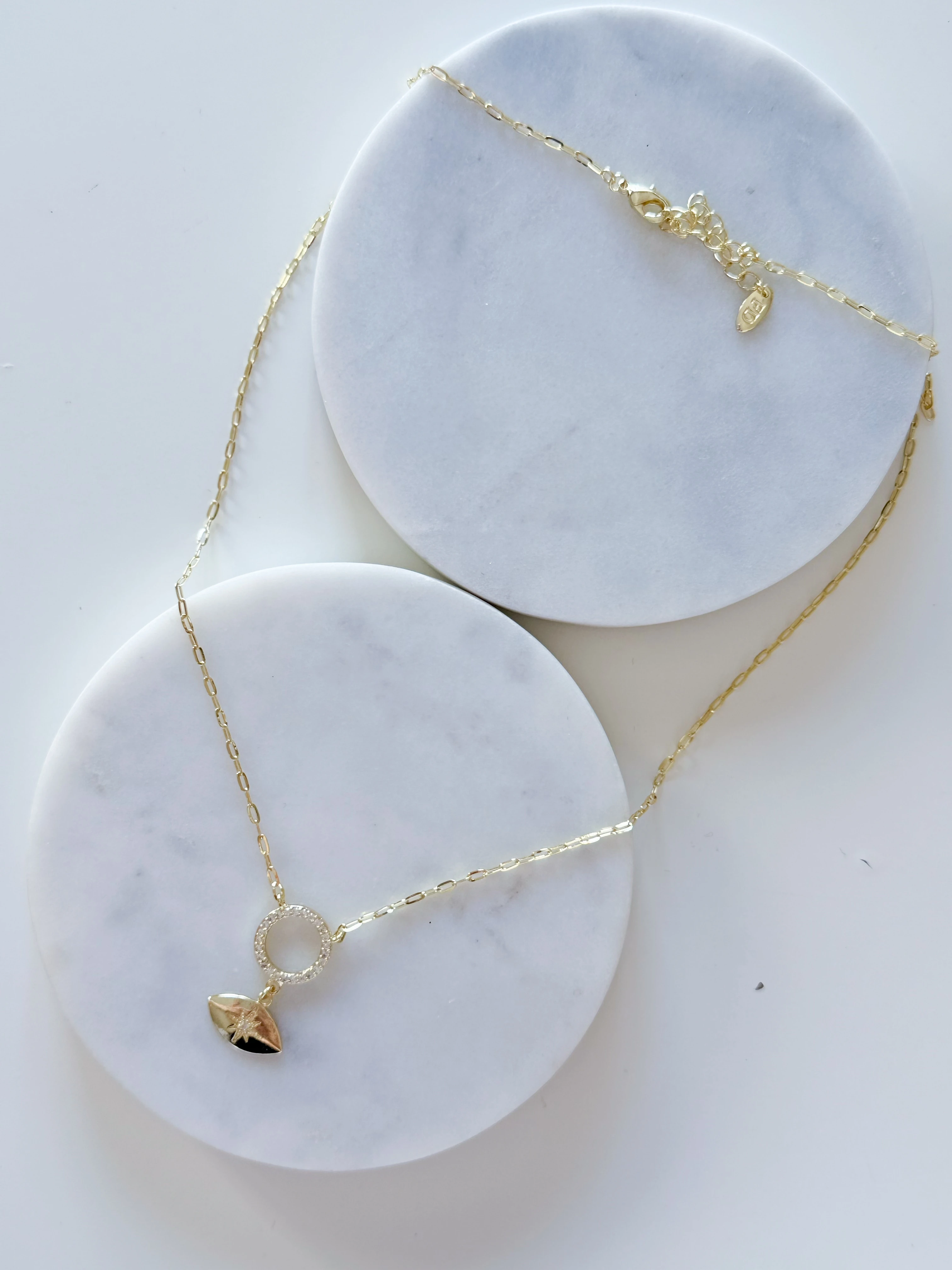 ÖZEL SERİ YILDIZLI GÖZ KOLYE