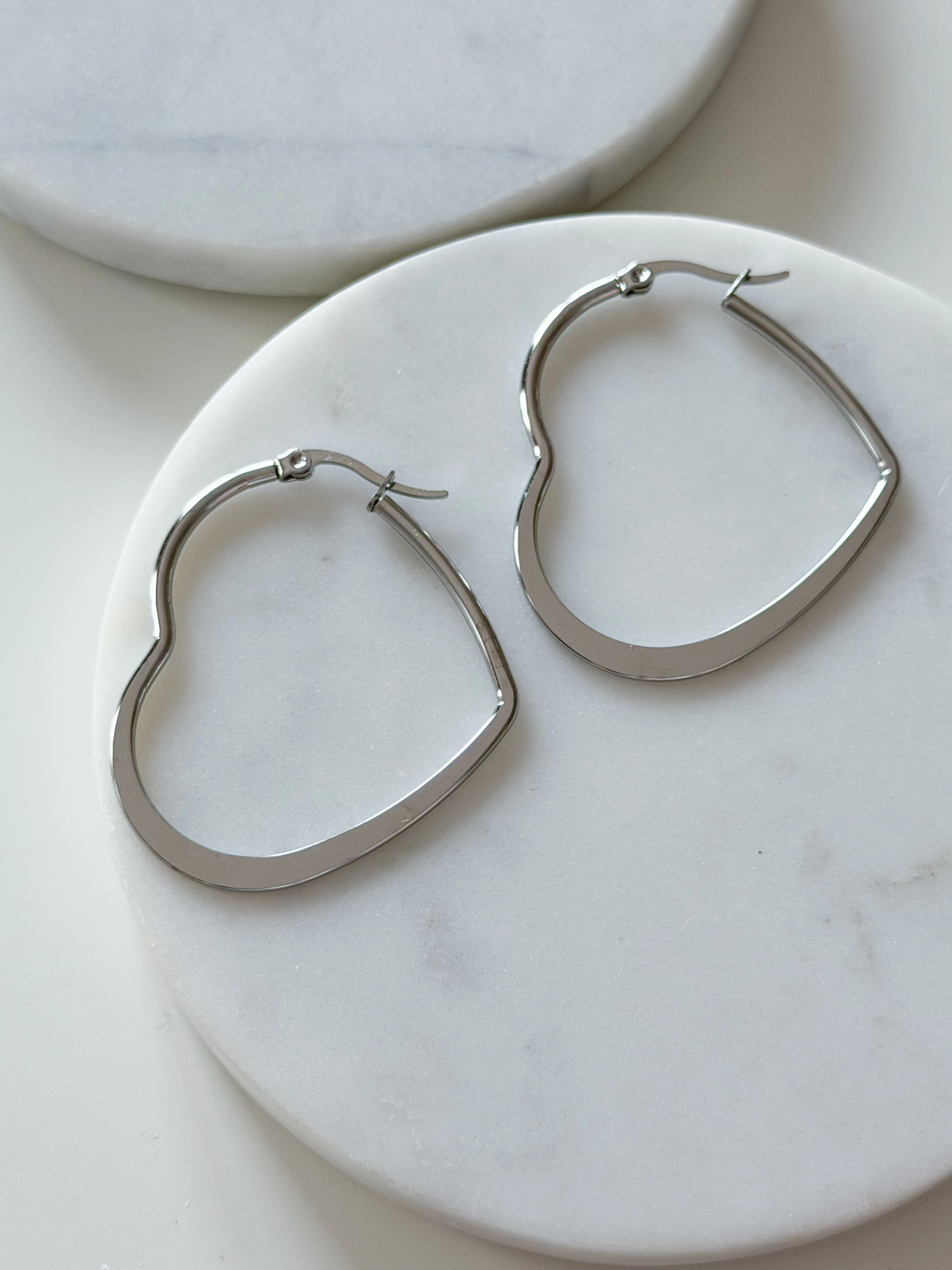 ÇELİK KALP HALKA KÜPE