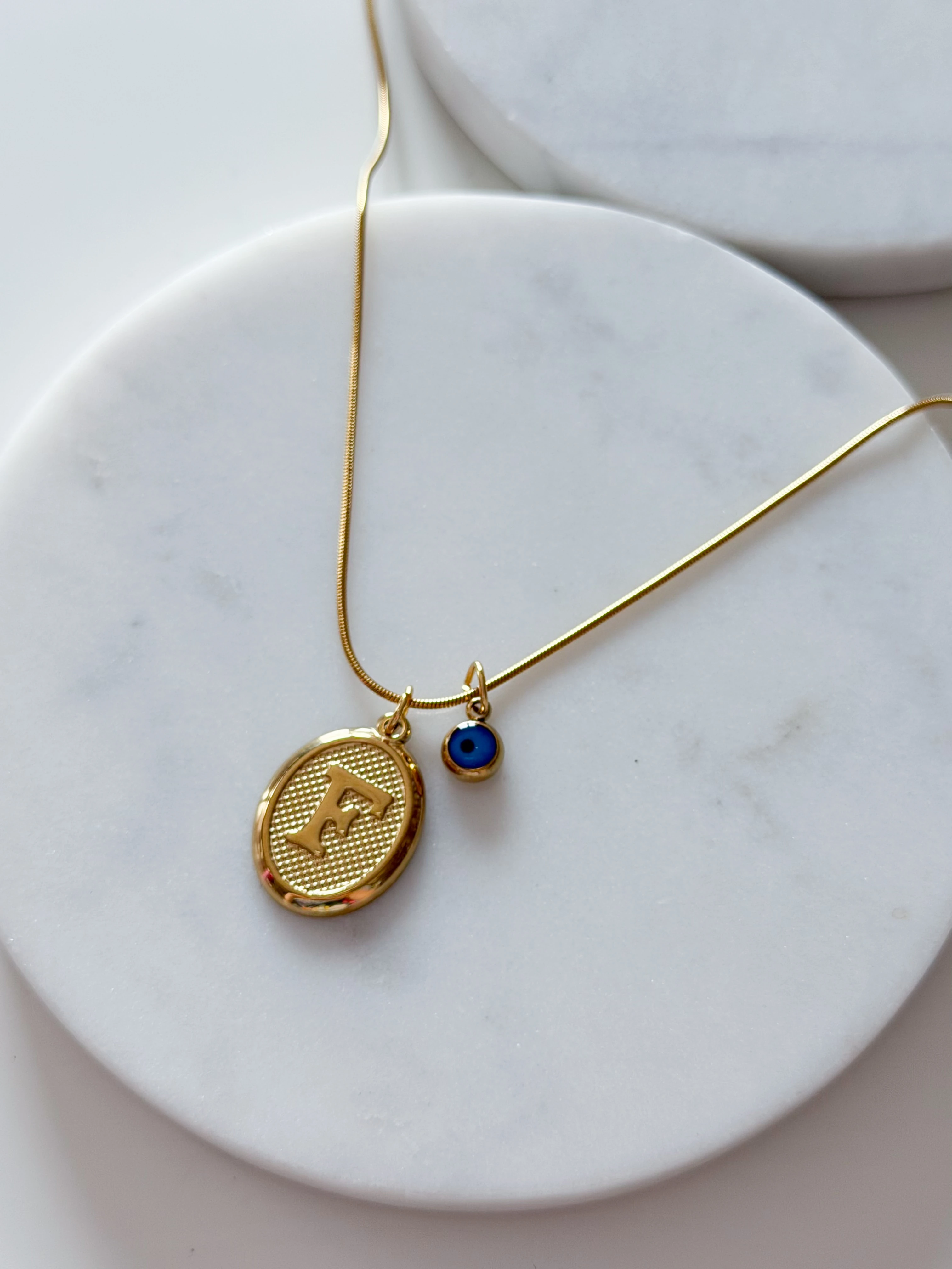 ÇELİK NAZARLI HARF KOLYE - F