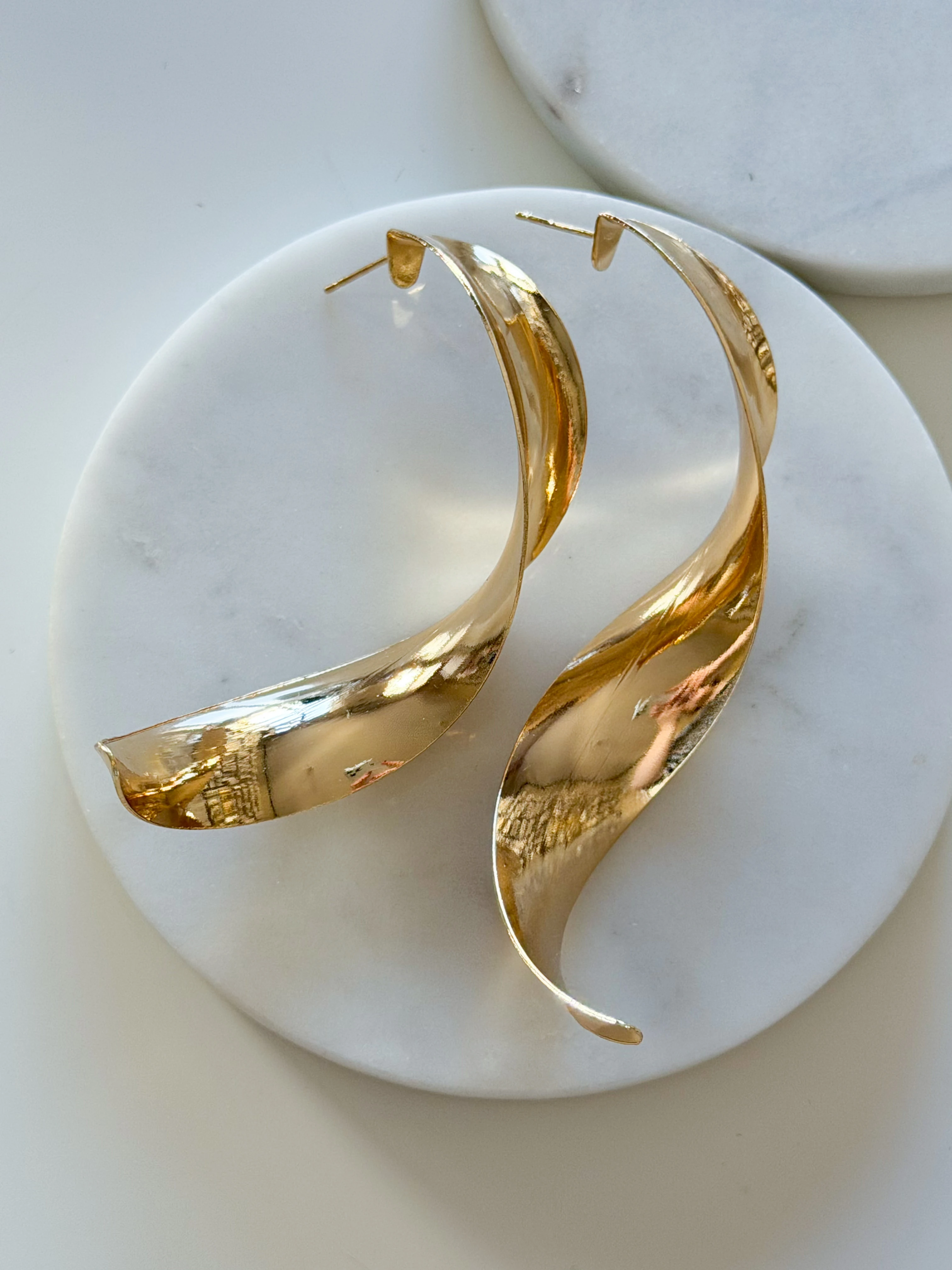 ÇELİK UZUN KIVRIK KÜPE - GOLD