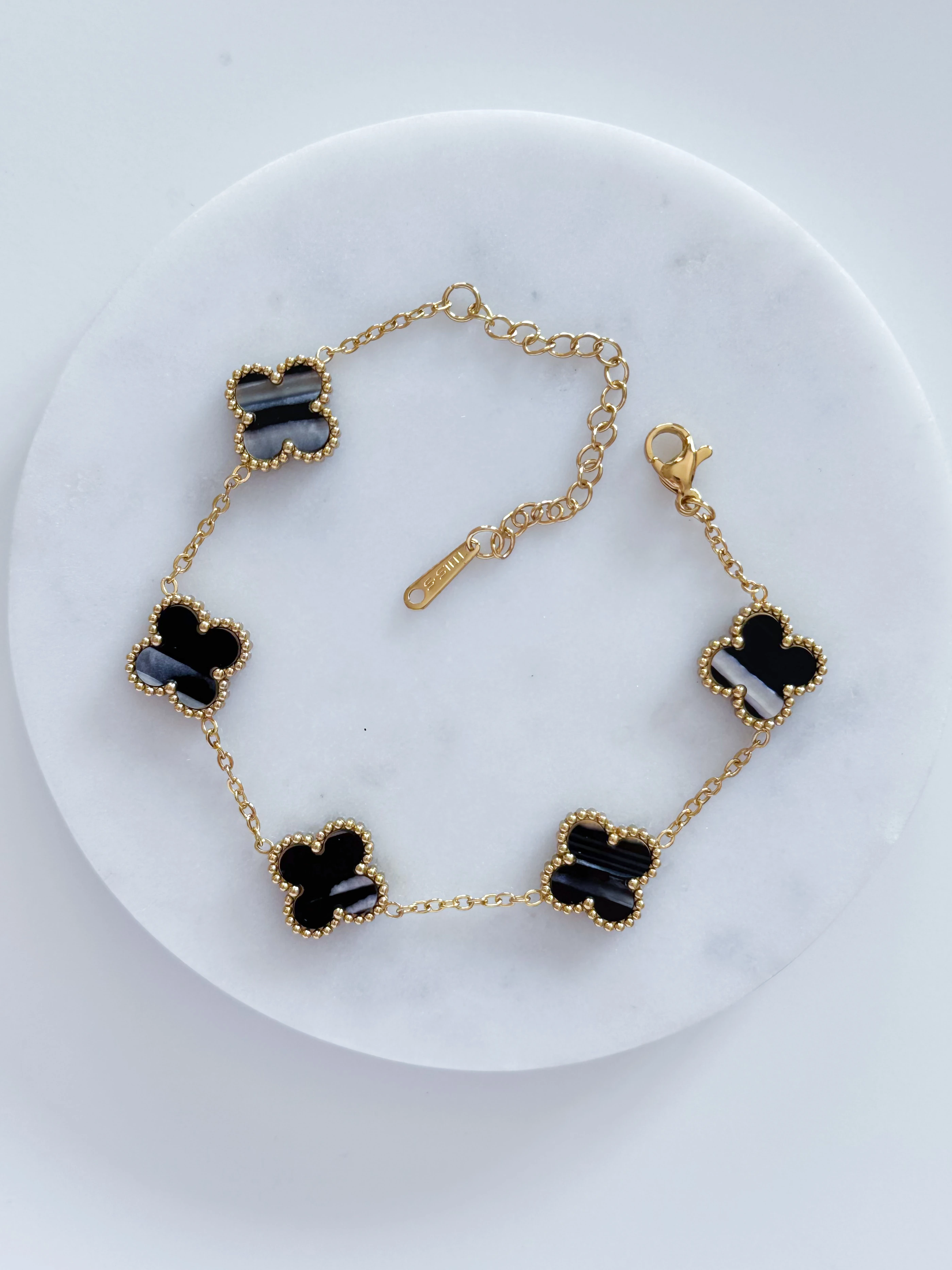 ÇELİK SİYAH ALACALI YONCA BİLEKLİK