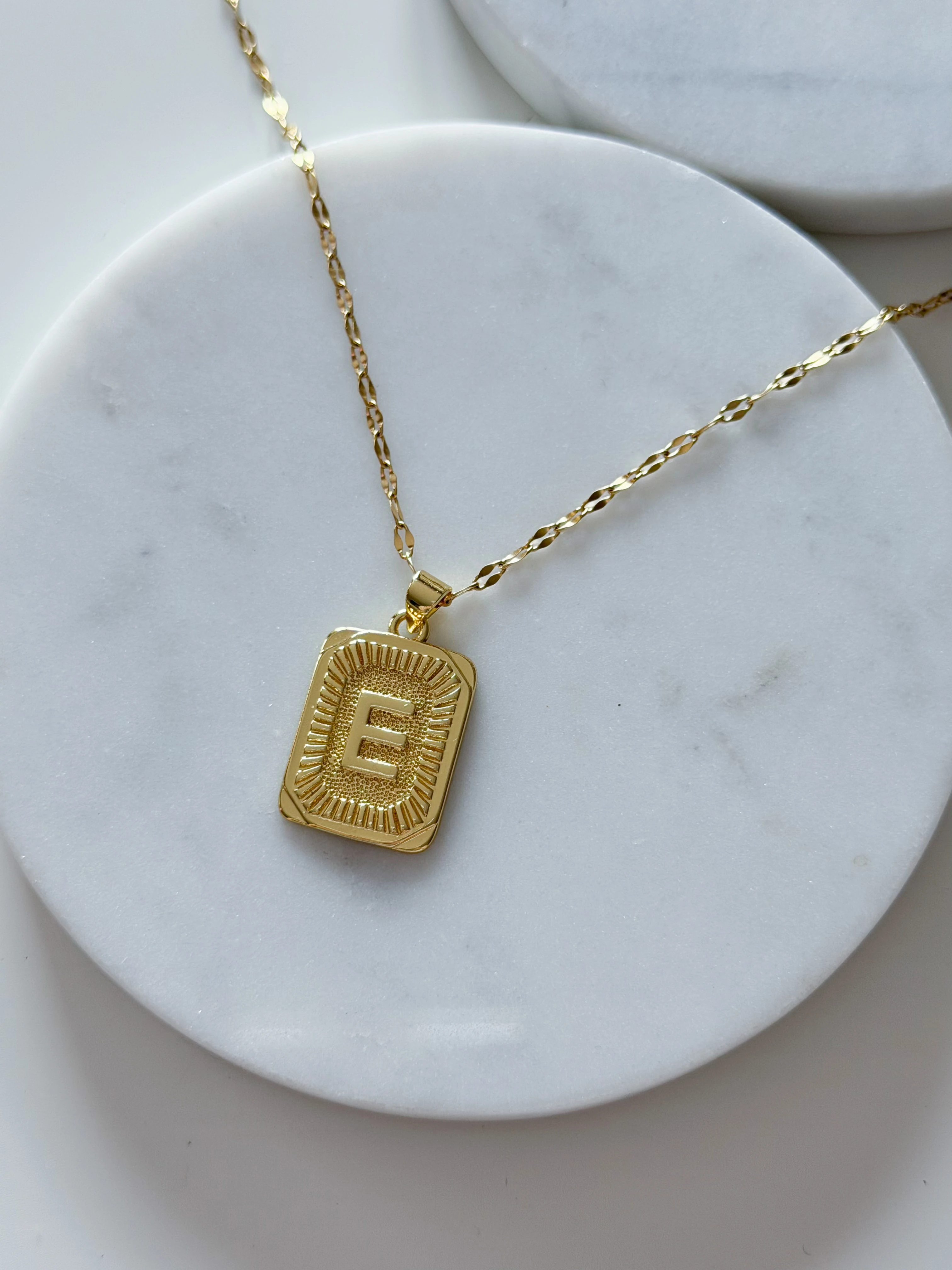 ÇELİK VİNTAGE HARF KOLTE - E