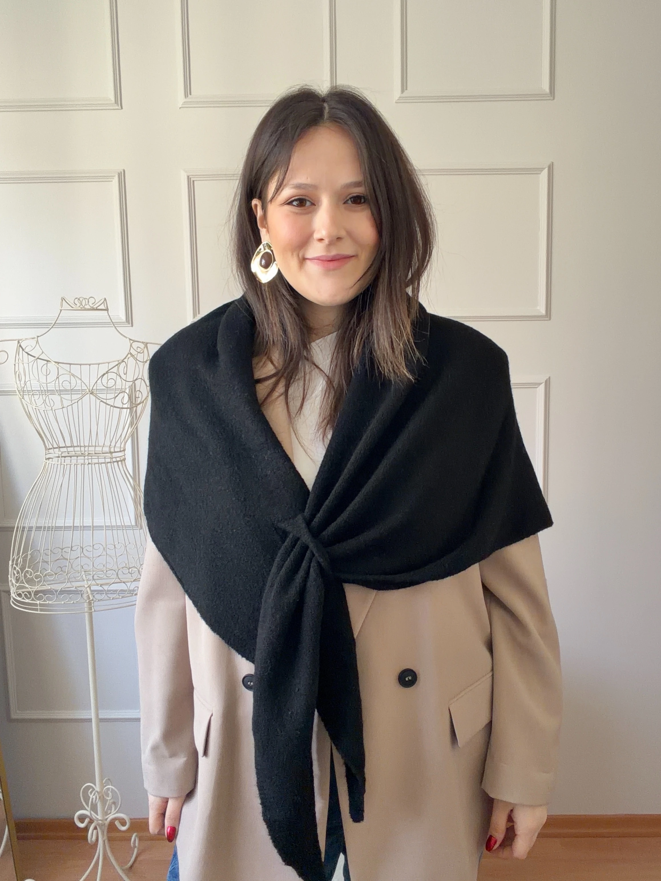 DETAYLI ÜÇGEN ATKI - siyah