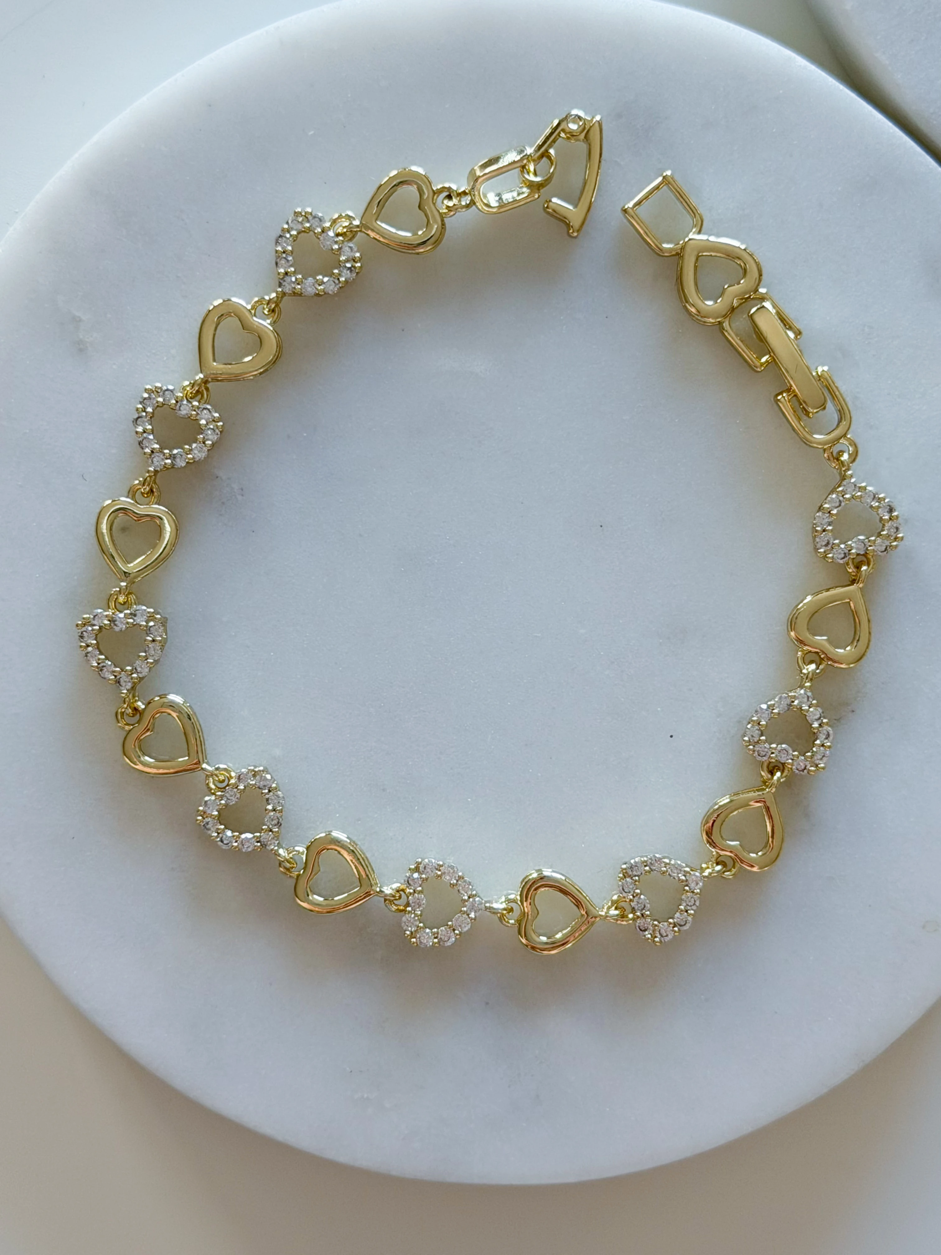 ÖZEL SERİ TAŞLI KALPLİ BİLEKLİK