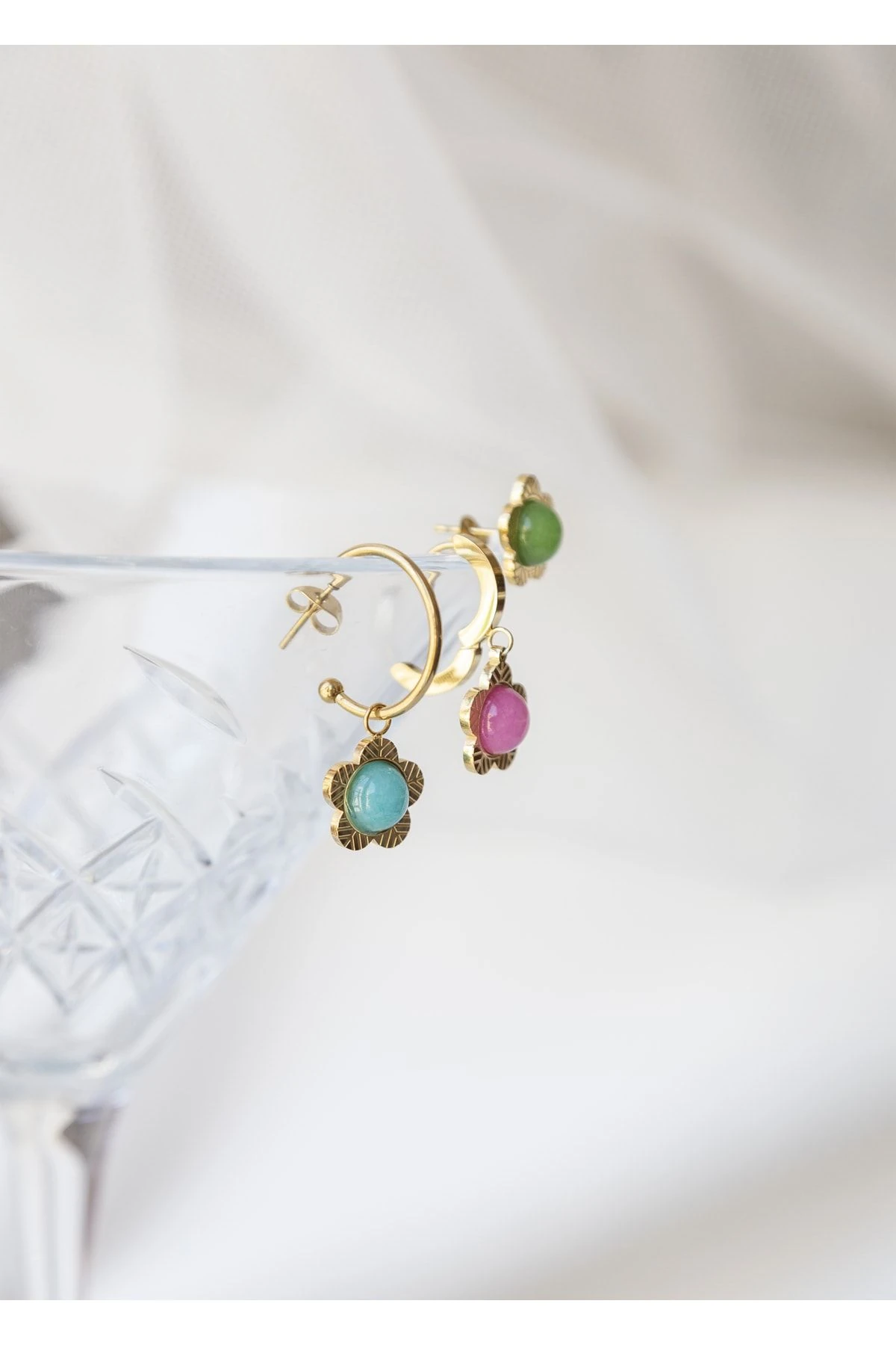 Çelik Çiçek Küpe Seti