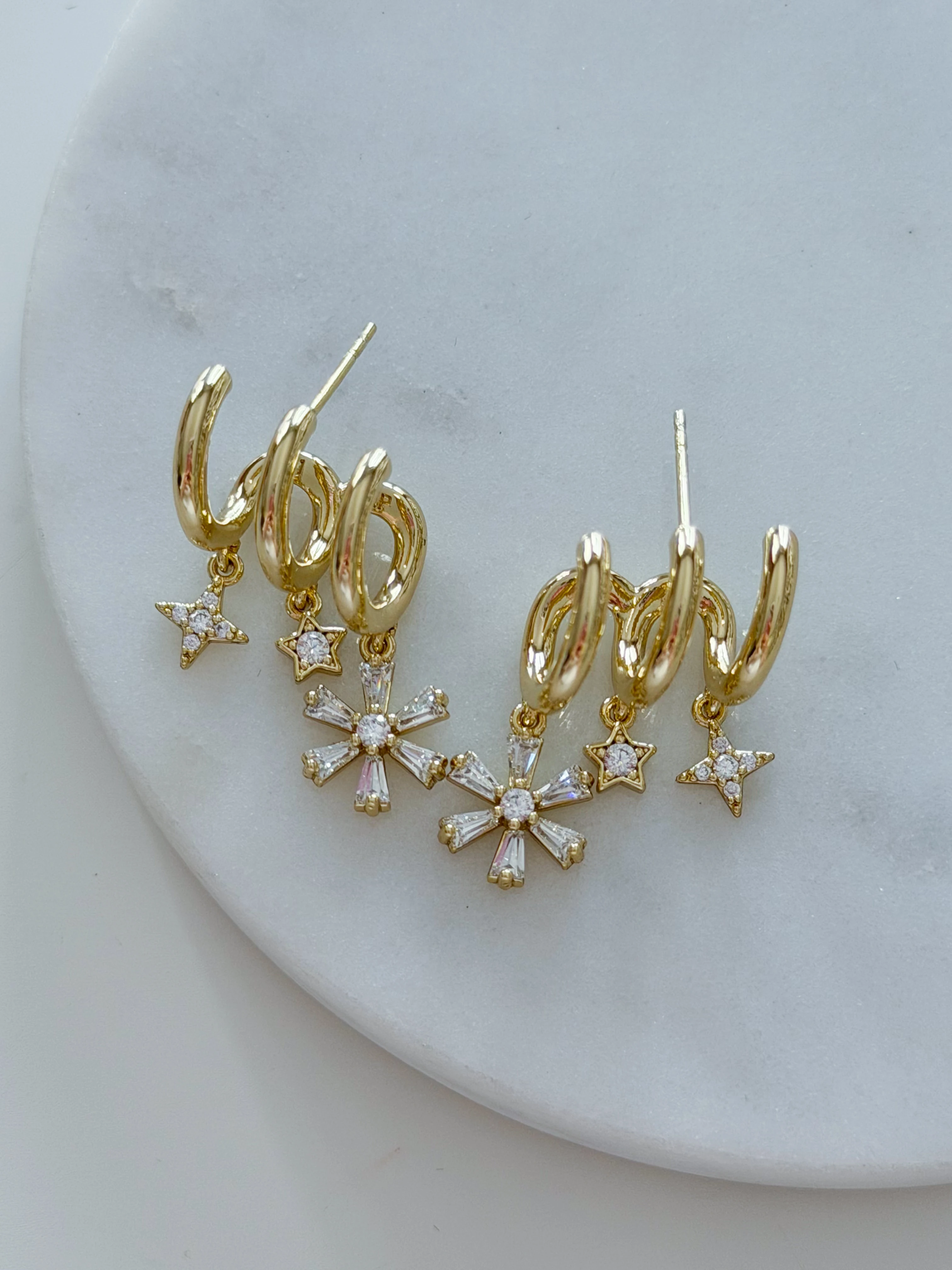 ÖZEL SERİ 3LÜ GÖRÜNÜM ÇİÇEK KÜPE