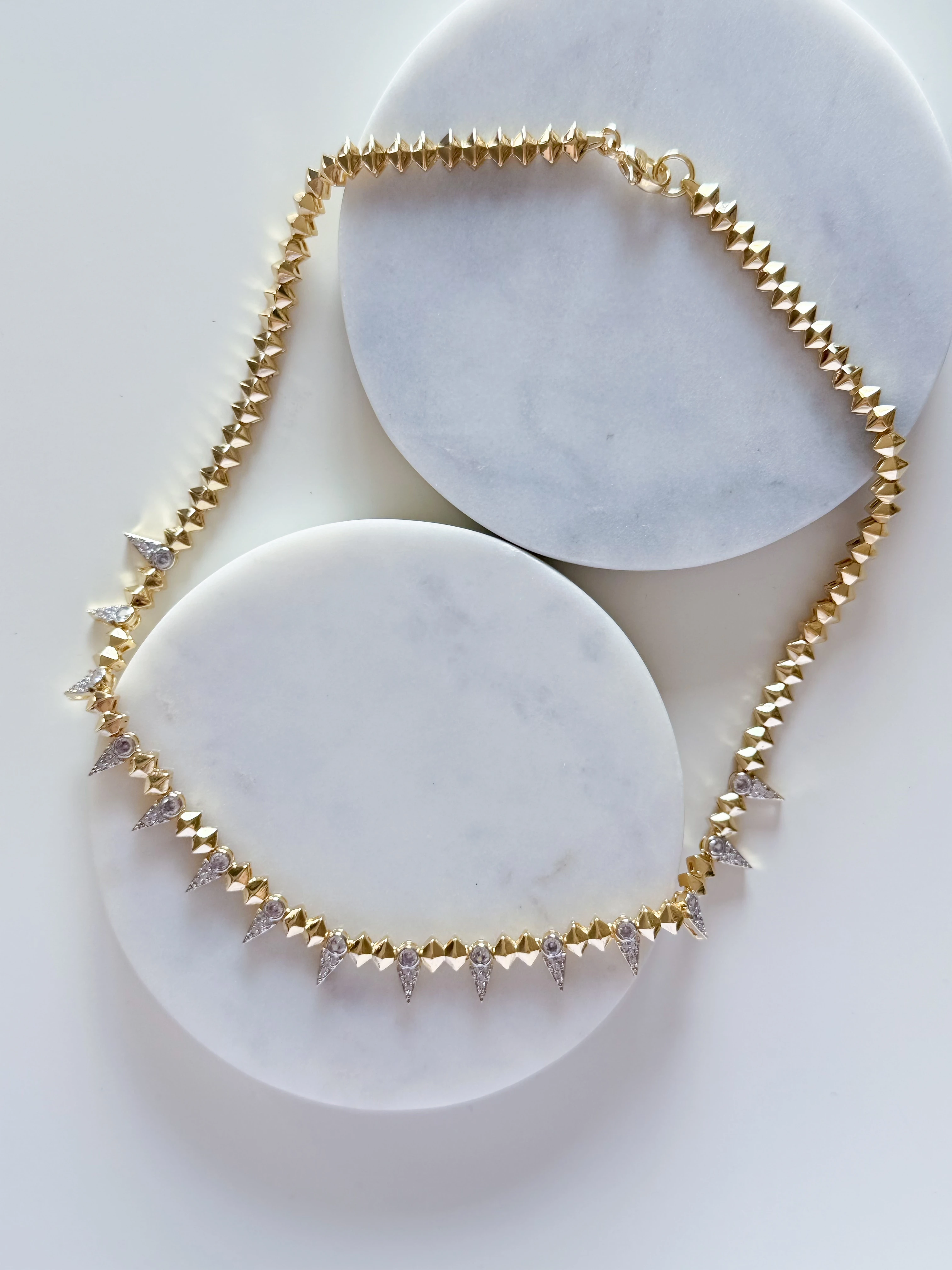 ÖZEL SERİ TAŞLI ÇİVİ KOLYE