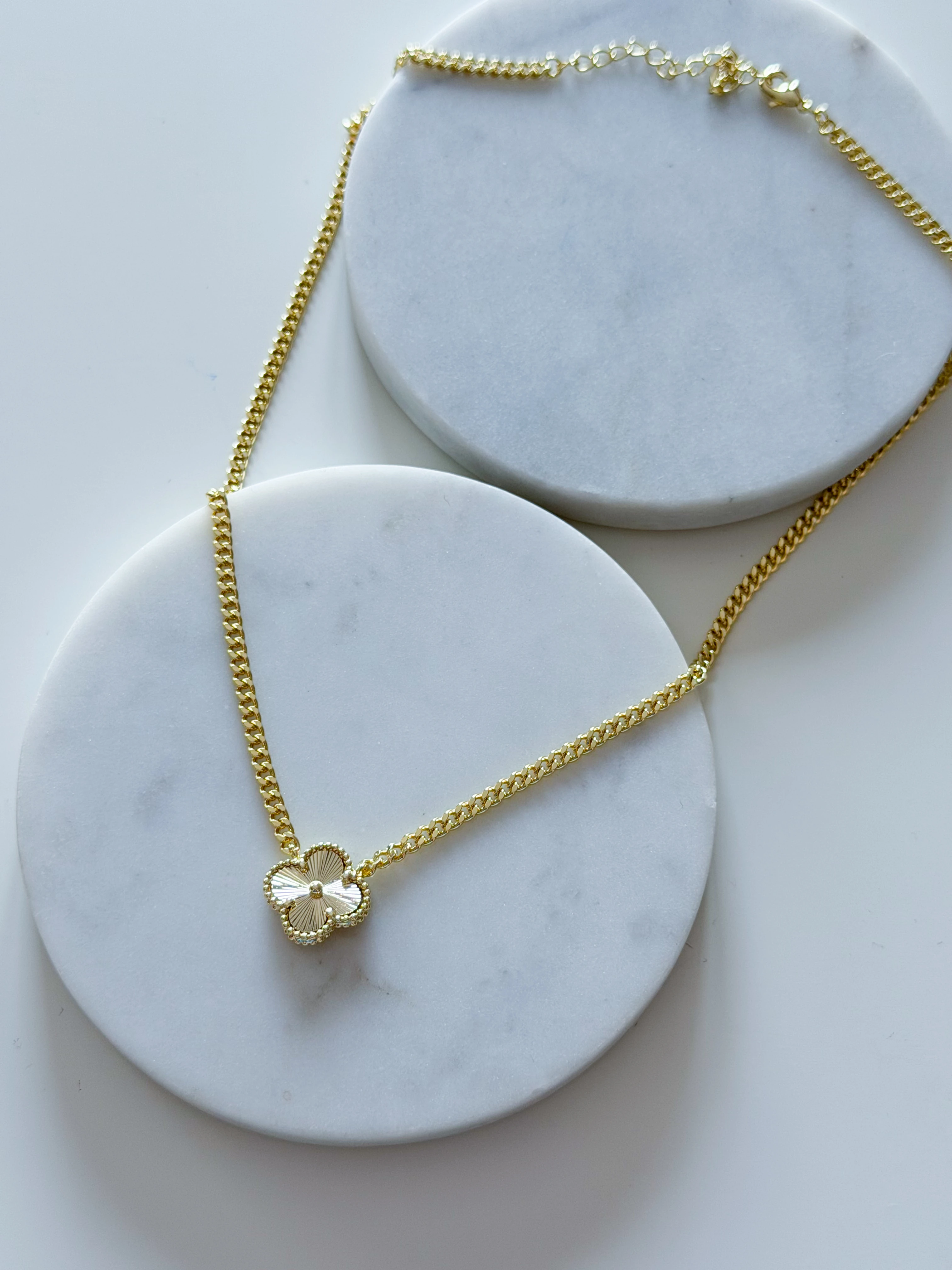 ÖZEL SERİ YONCA KOLYE