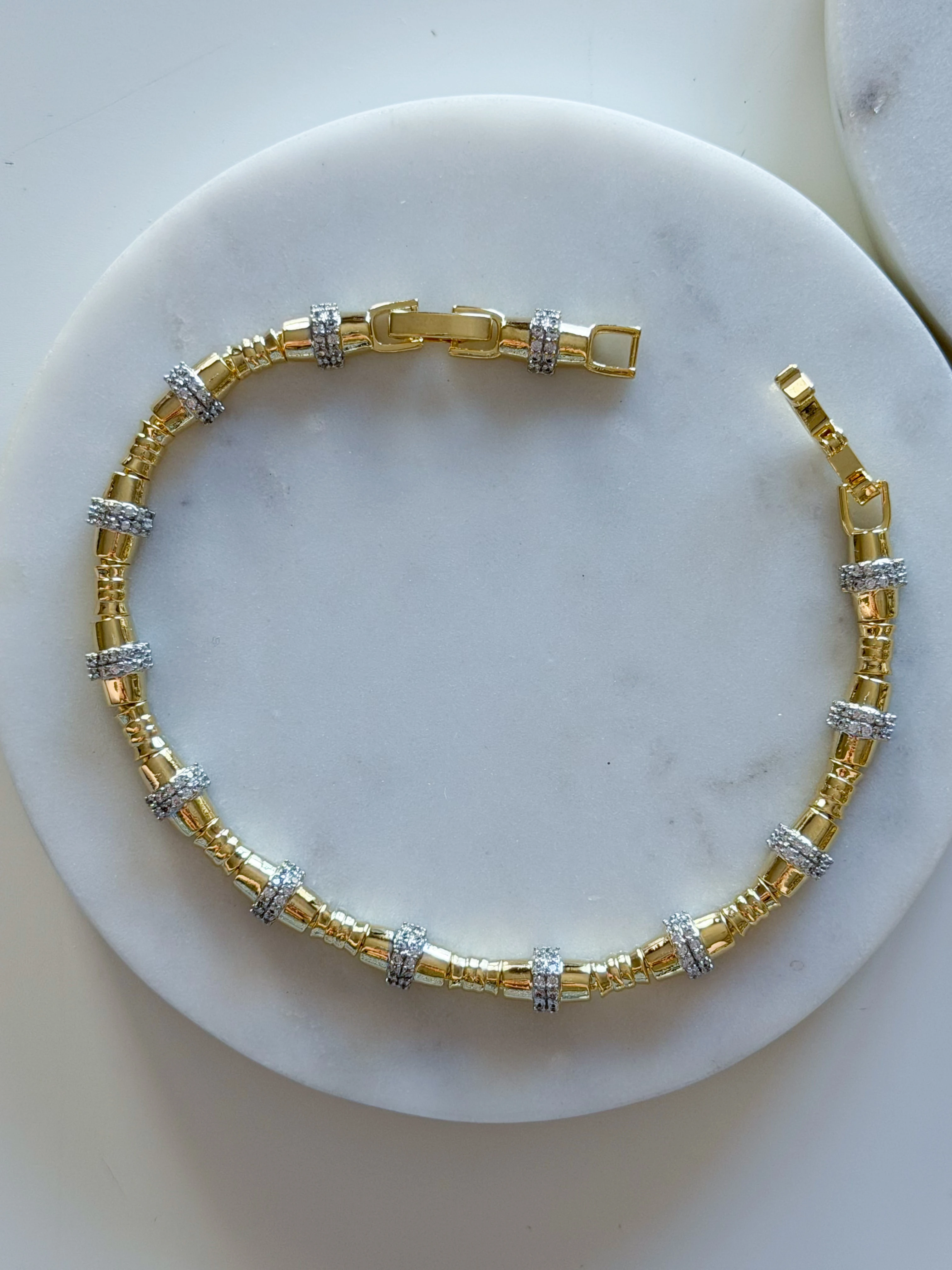 LEYLA TAŞLI BİLEKLİK