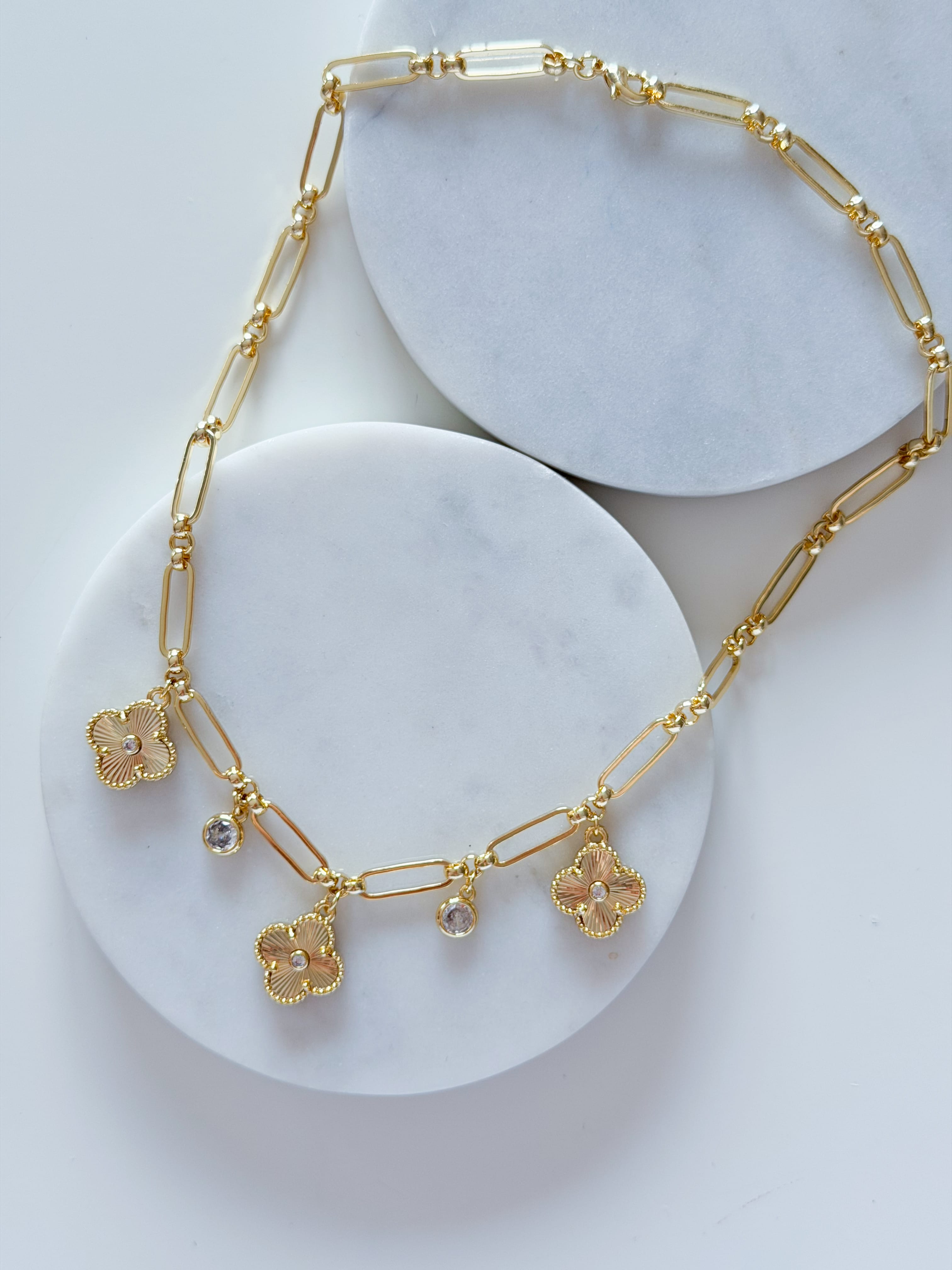 ÖZEL SERİ YONCA CHARM KOLYE