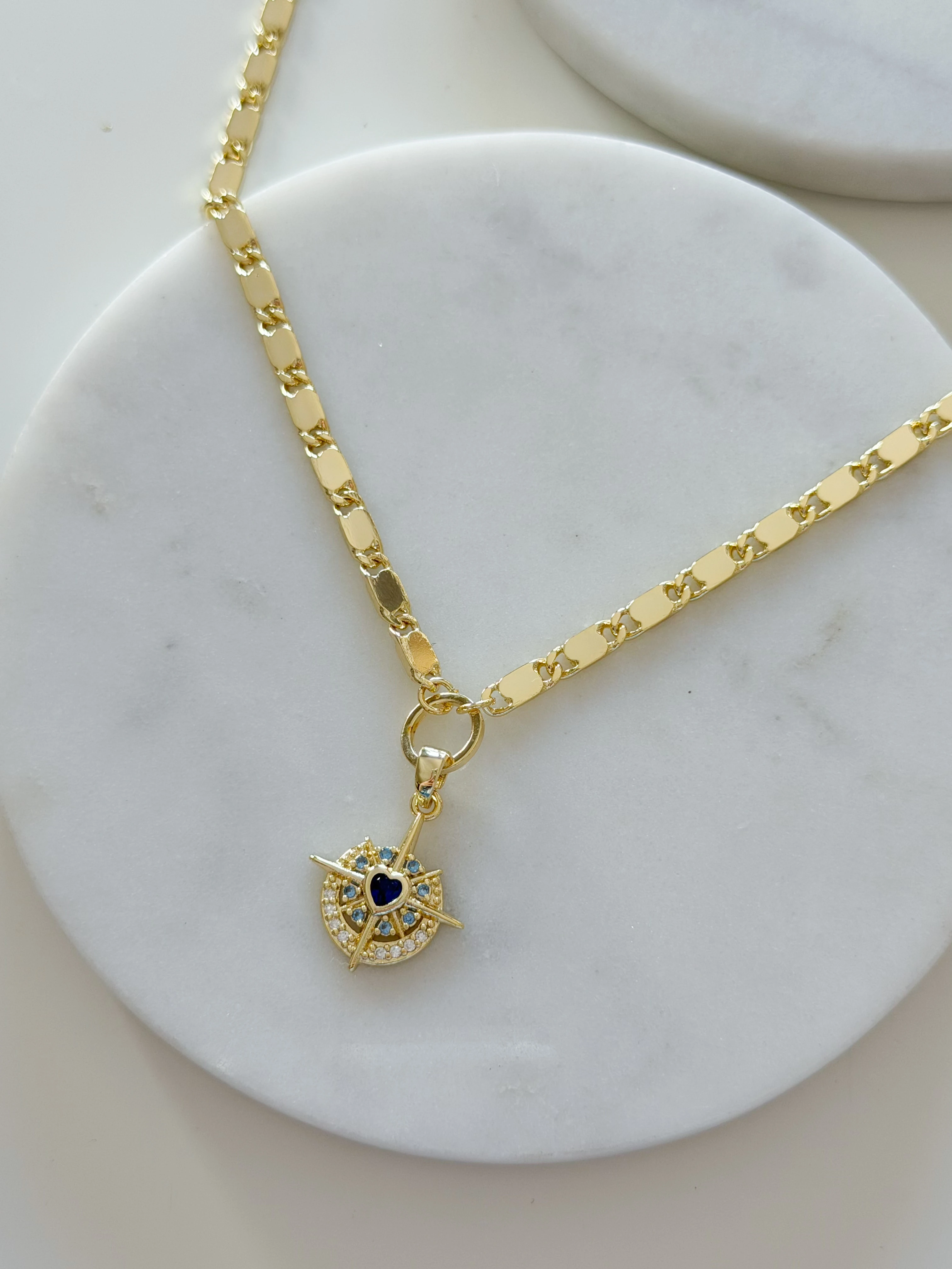 KALPLİ YILDIZ UÇLU EZME ZİNCİR KOLYE