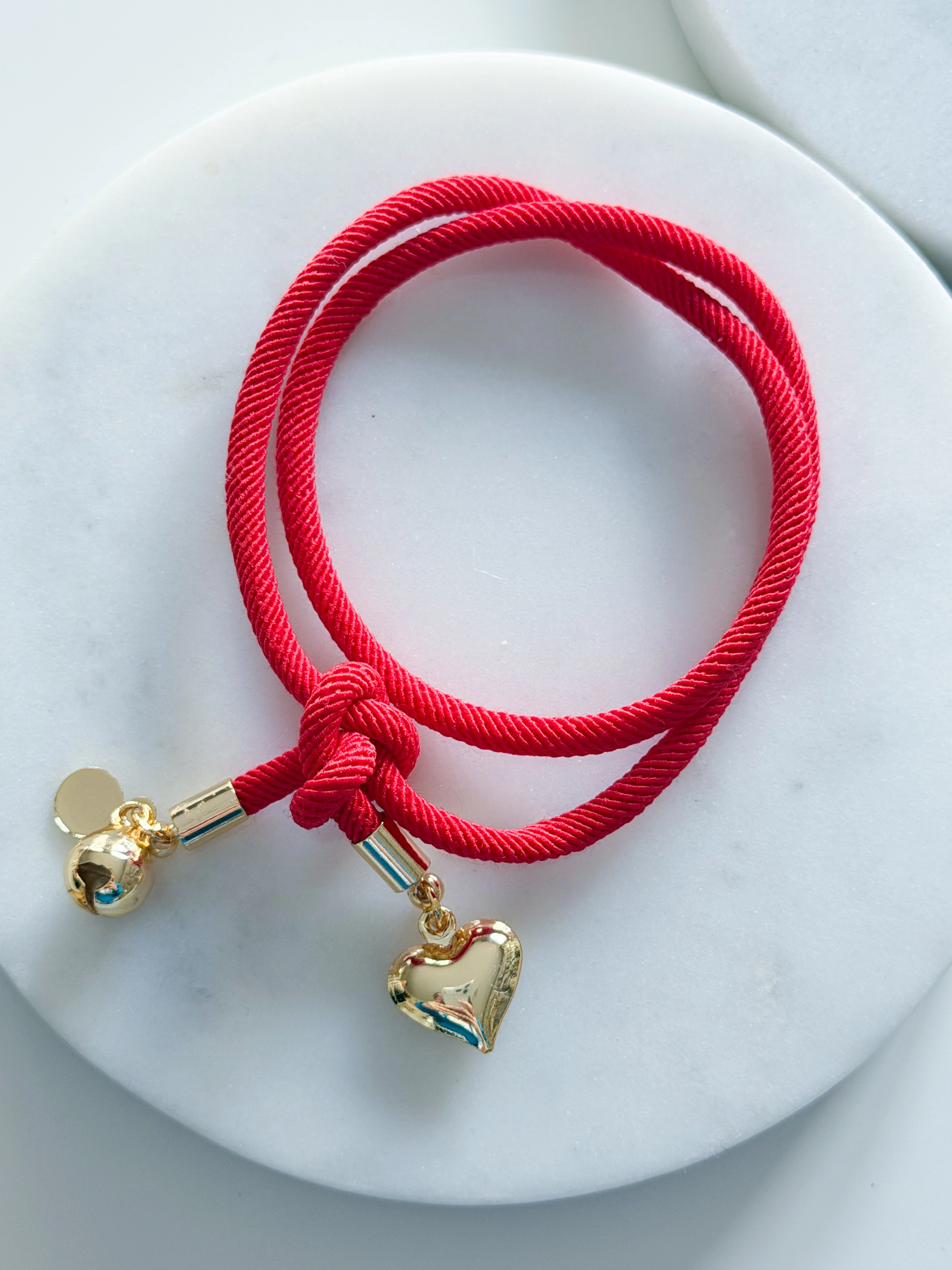 KALP SALLANTILI KIRMIZI BİLEKLİK