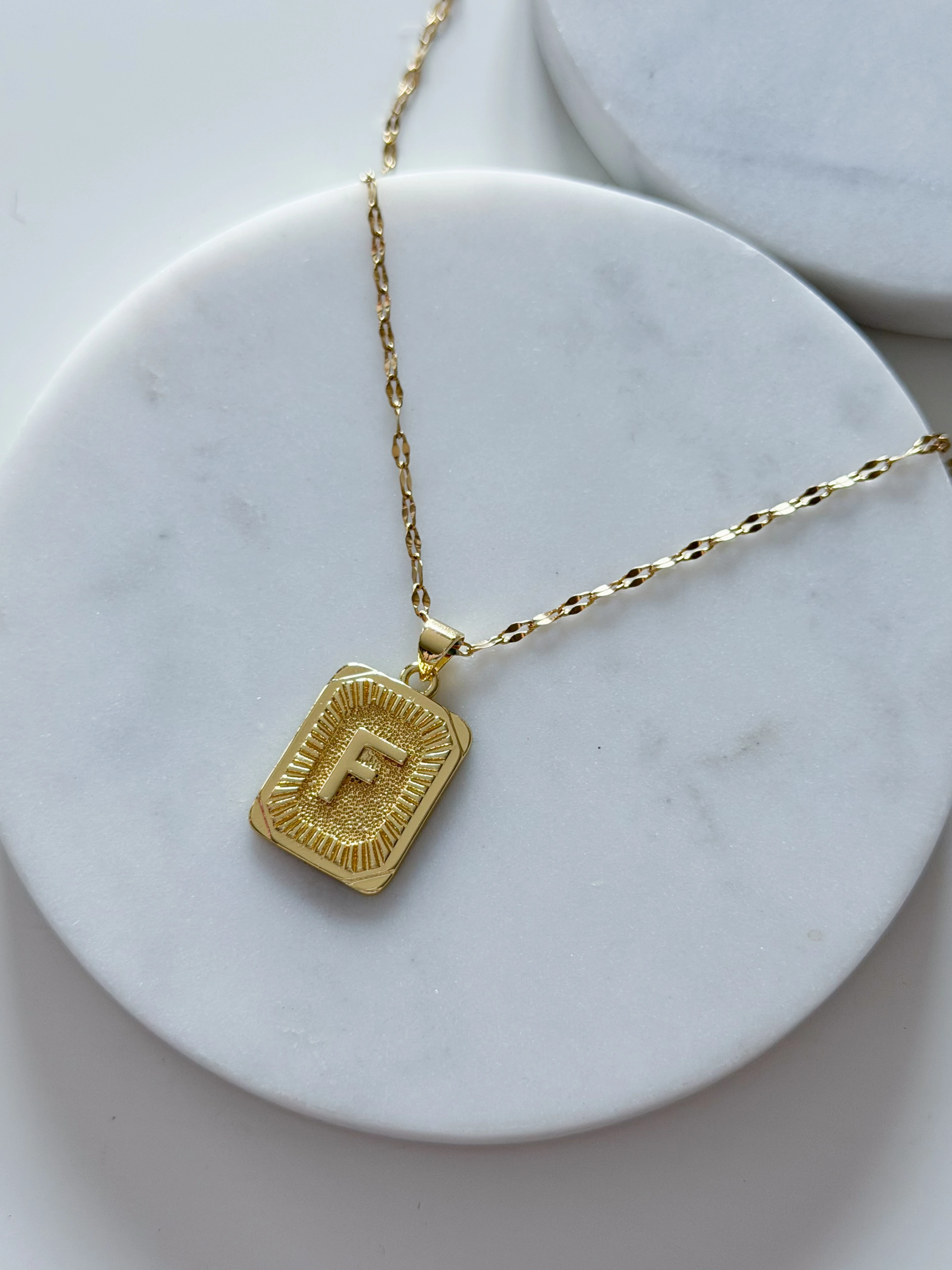 ÇELİK VİNTAGE HARF KOLTE - F