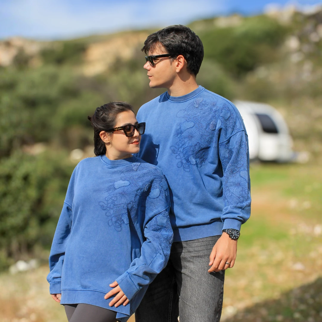 Nakışlı Mavi Sweatshirt