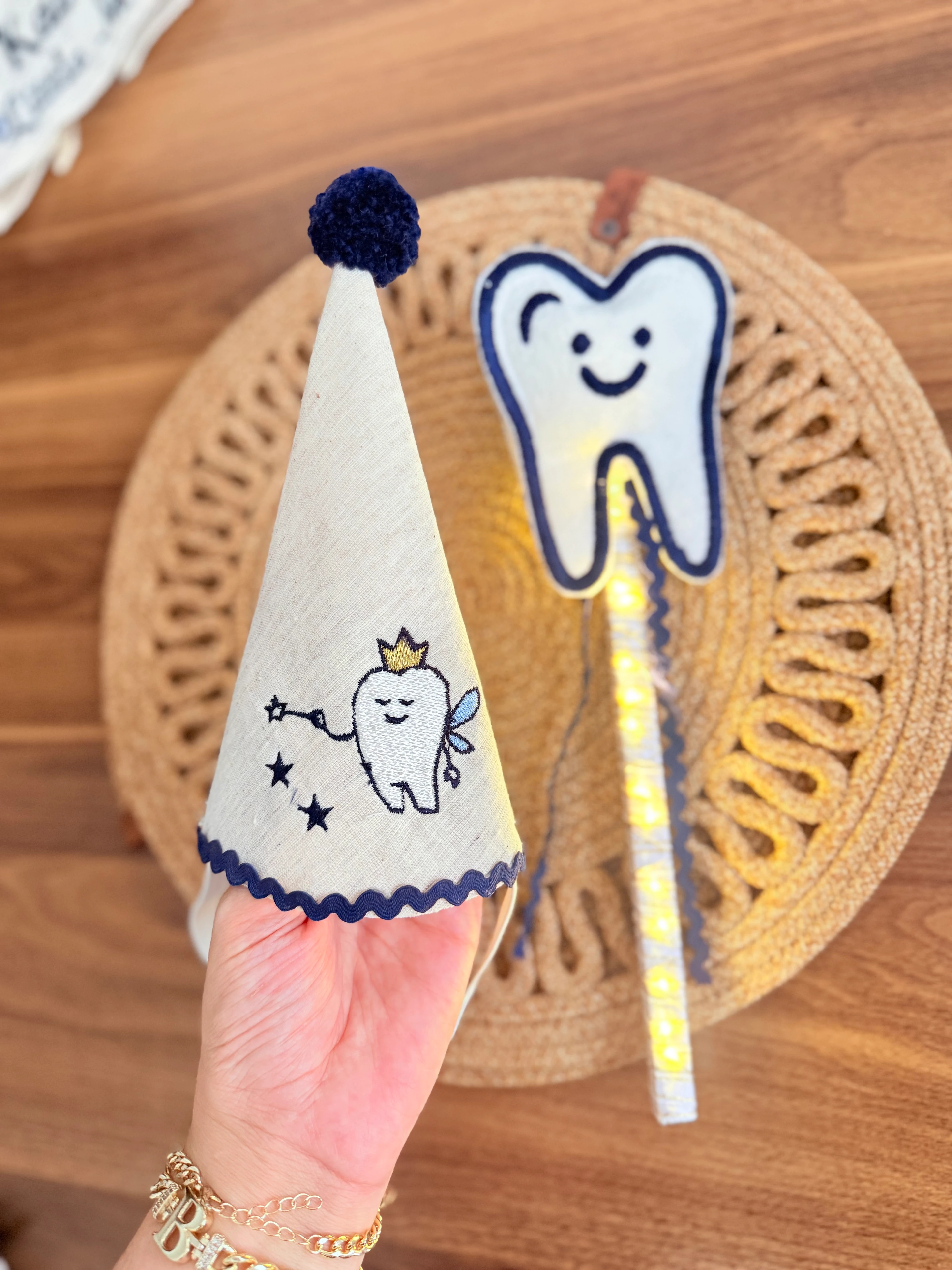 diş temalı asa ve şapkası 