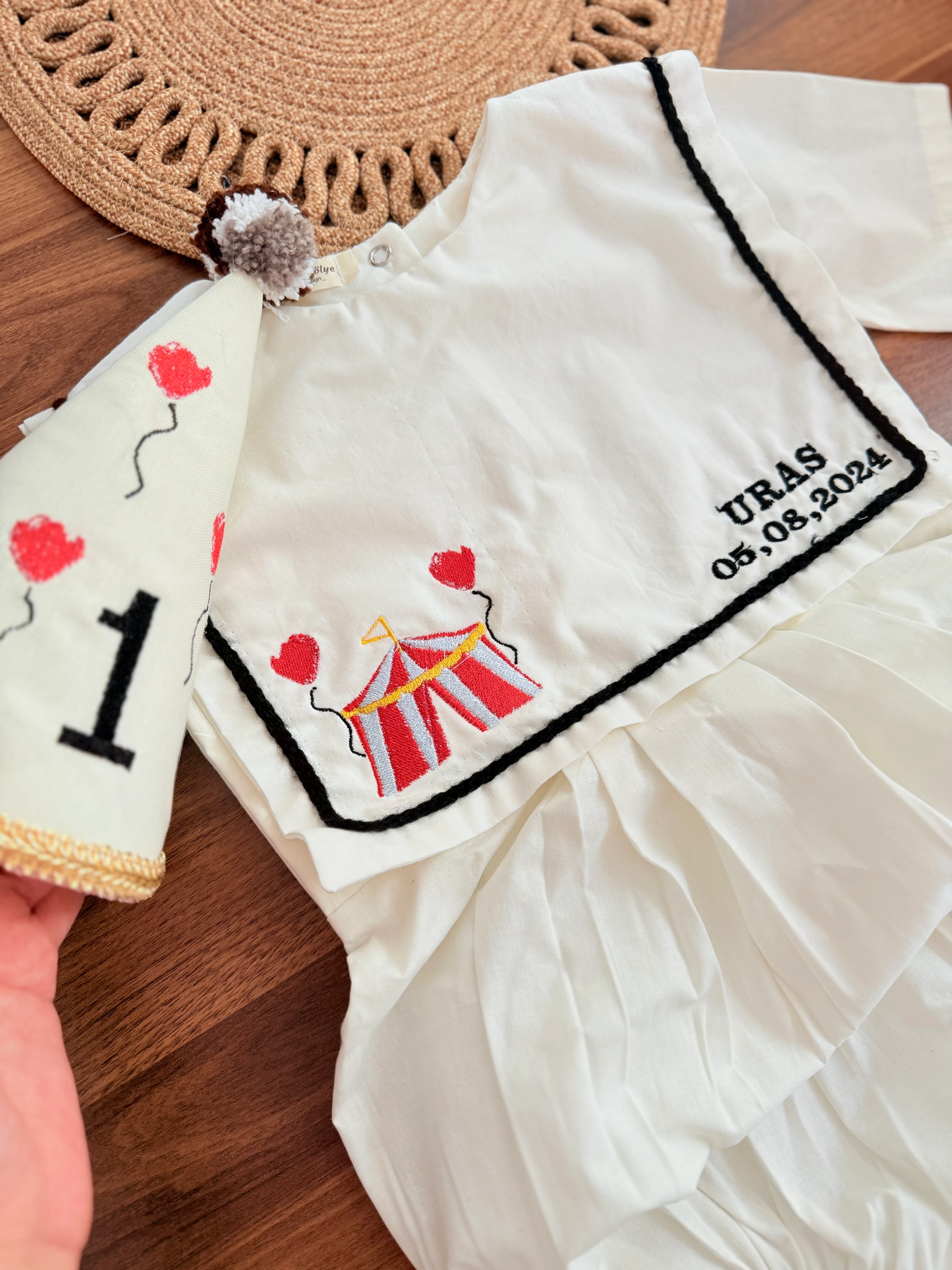 sirk temalı kareyaka tulum