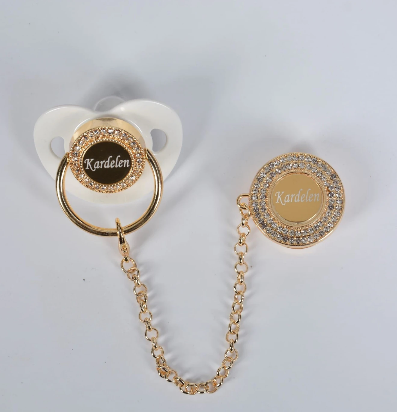 isimli emzik zincir ve renkleri 