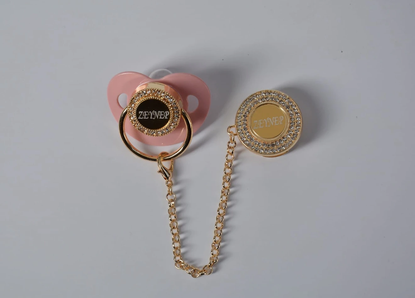 isimli emzik zincir ve renkleri 