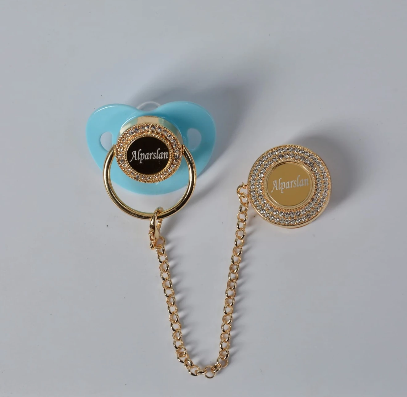 isimli emzik zincir ve renkleri 