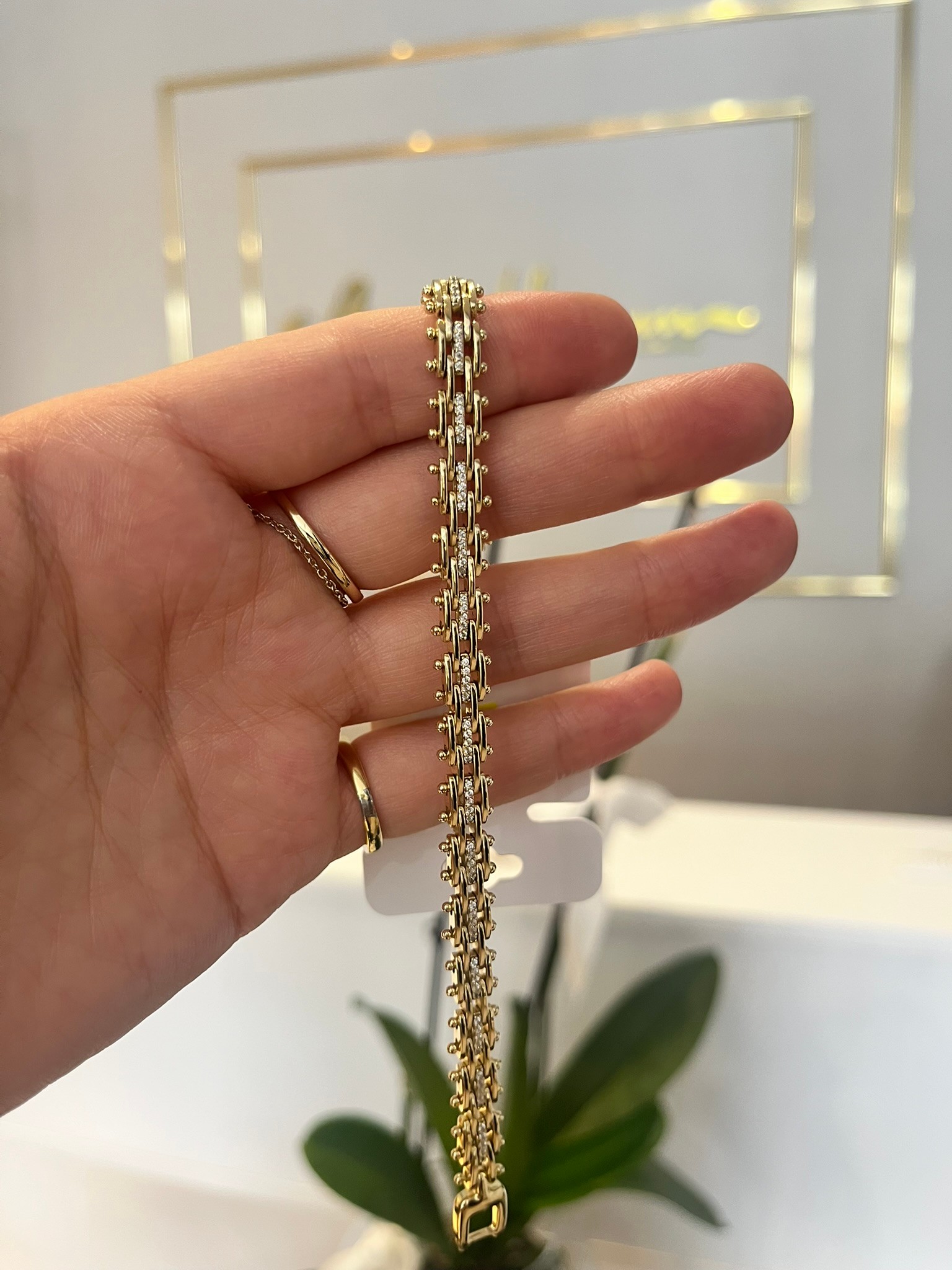 Özel Seri Sıralı Nokta Zirkon Taşlı Model Bileklik