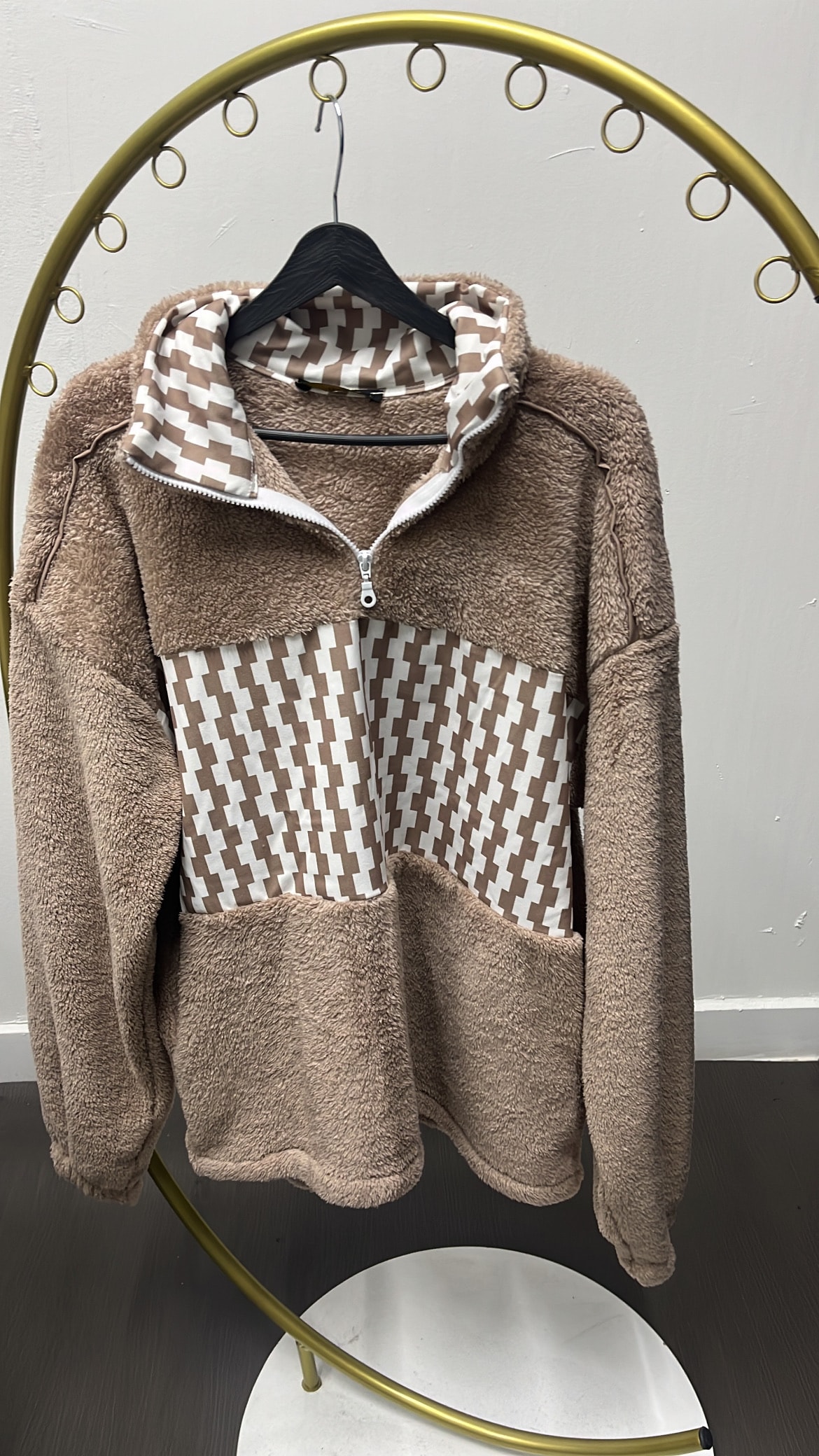 Dik Yaka Peluş Sweatshirt