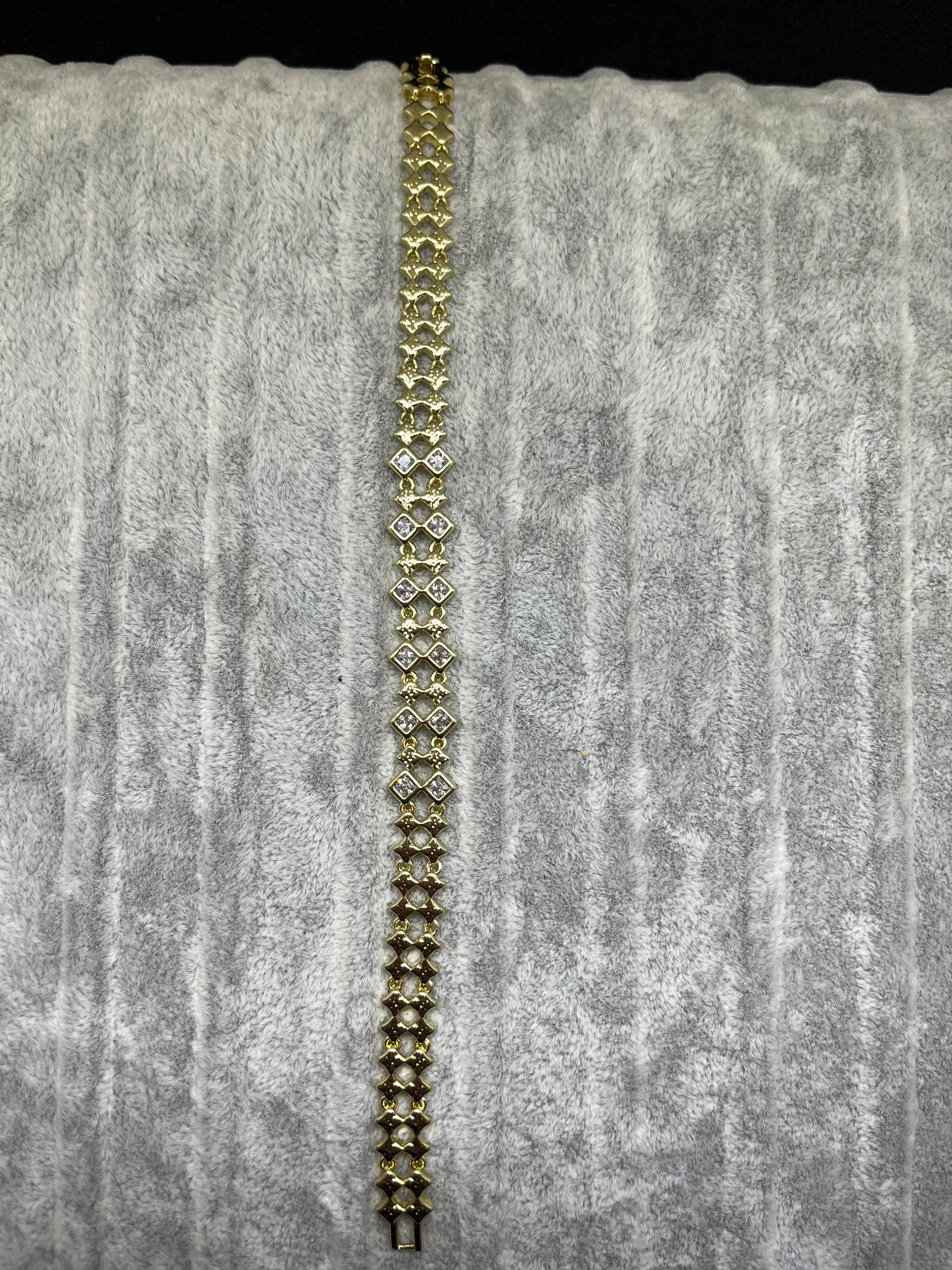 Özel Seri Zirkon Taşlı Kare Plaka Bileklik XP( 19cm) 