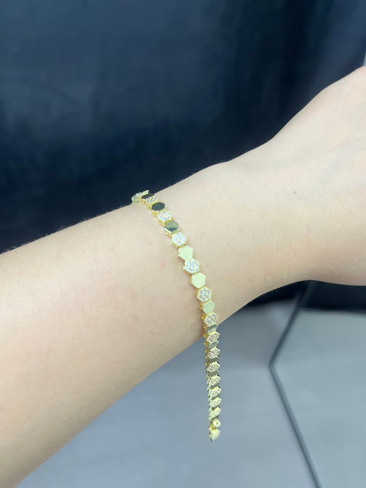 Özel Seri Zirkon Taşlı Petek Model Bileklik