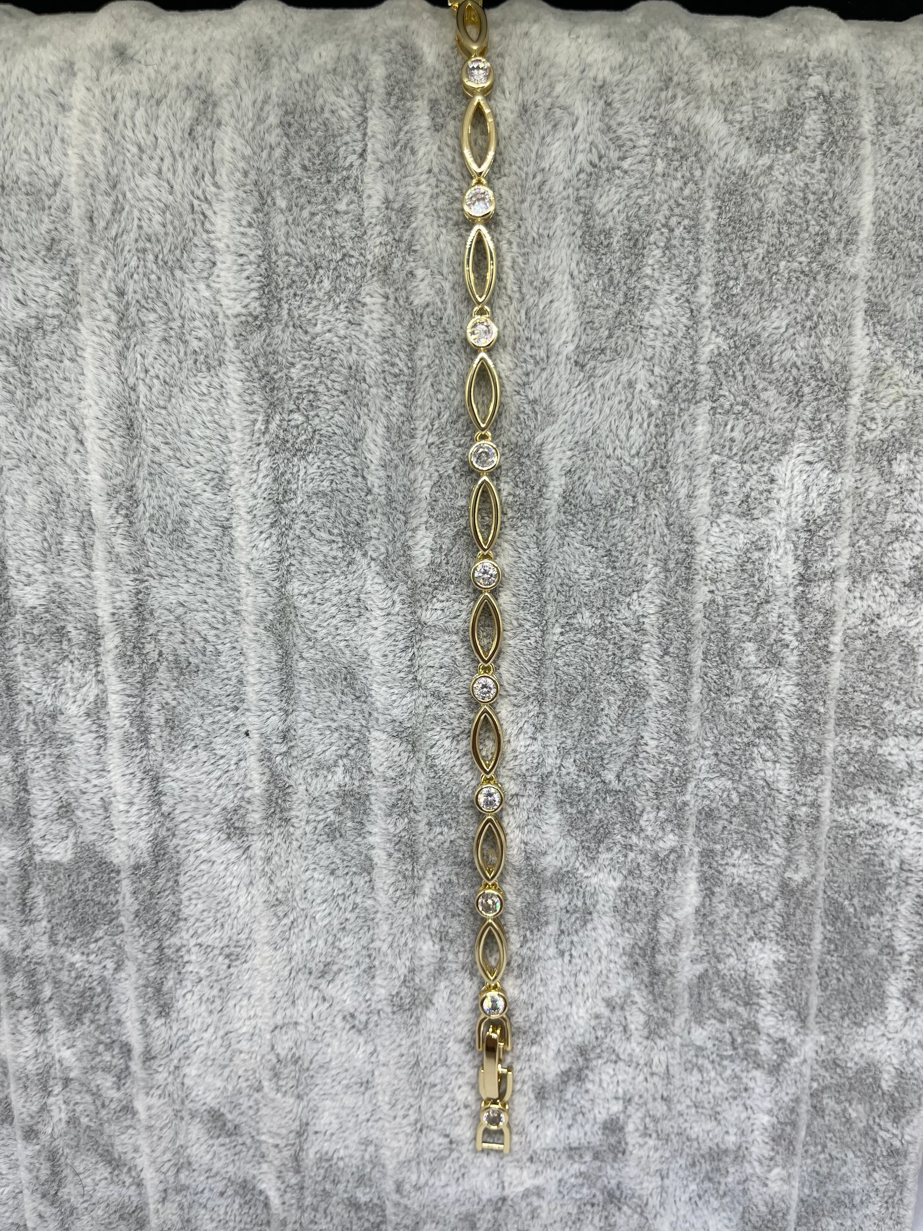 Özel Seri Zirkon Taşlı Oval Model Bileklik(17 cm)