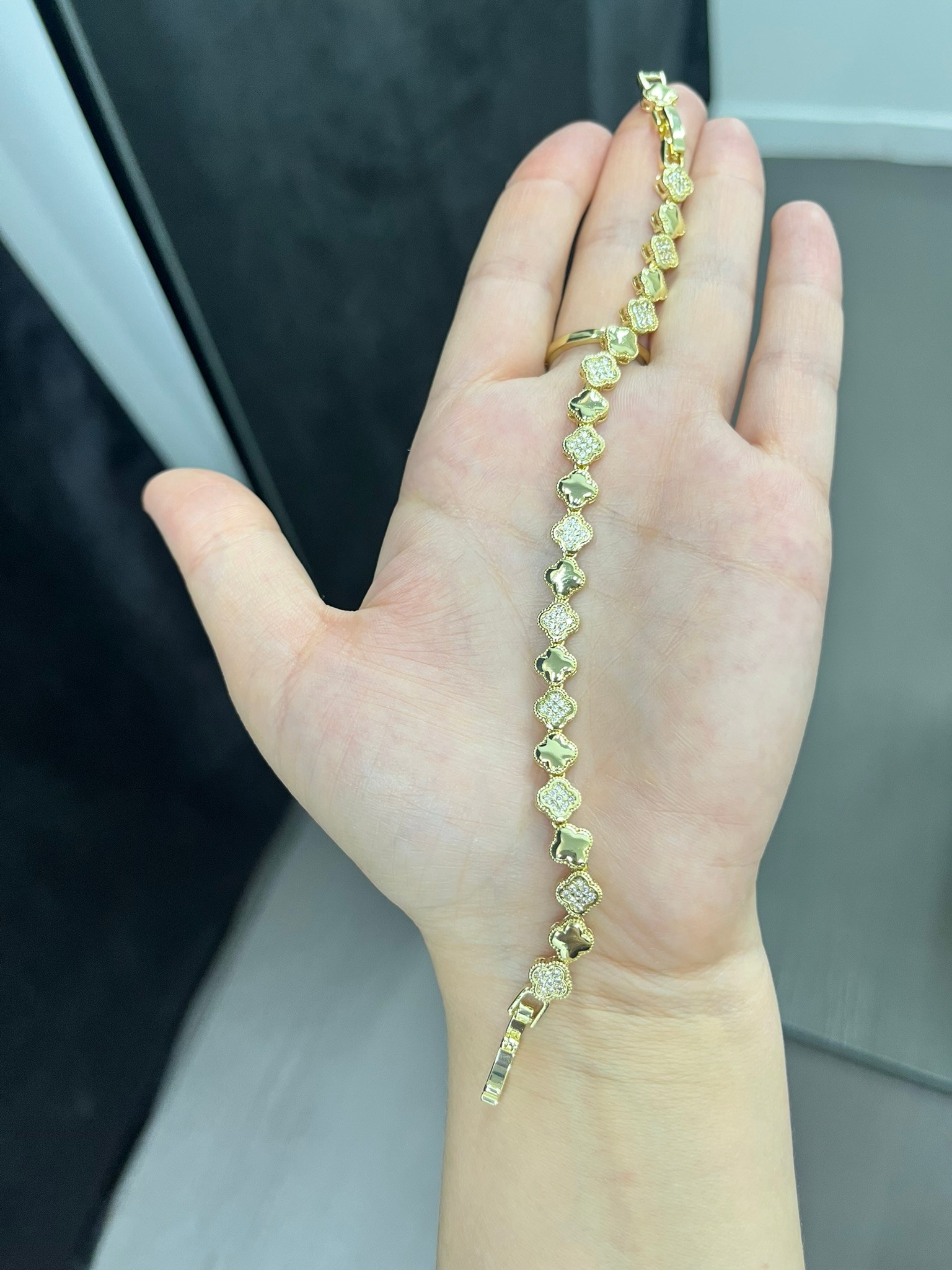 Özel Seri Zirkon Taşlı Su Yolu Yonca Model Bileklik