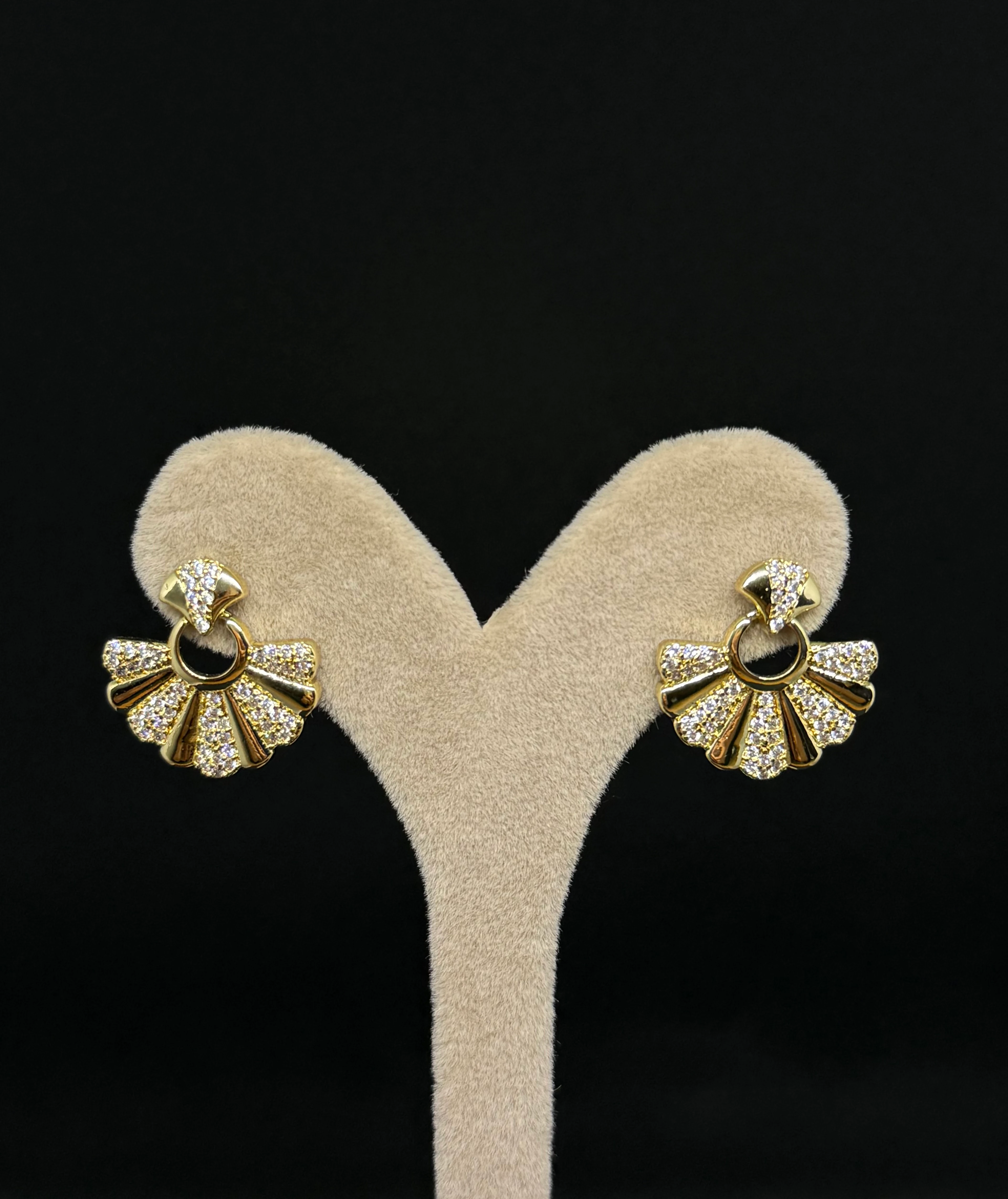 Özel Seri Zirkon Taşlı Sallantılı Küpe 