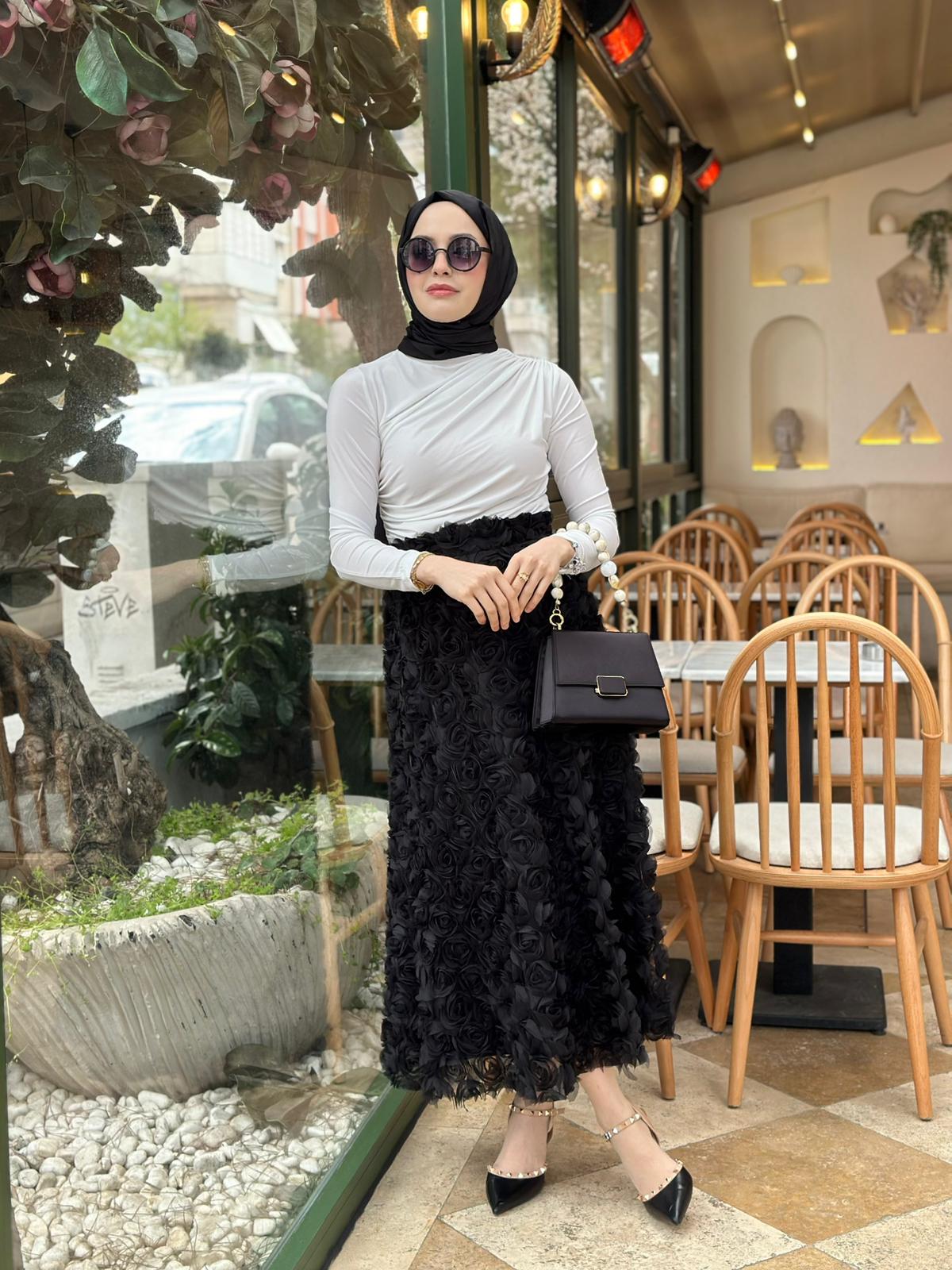 Puane 20628	Gül Etek  - Siyah