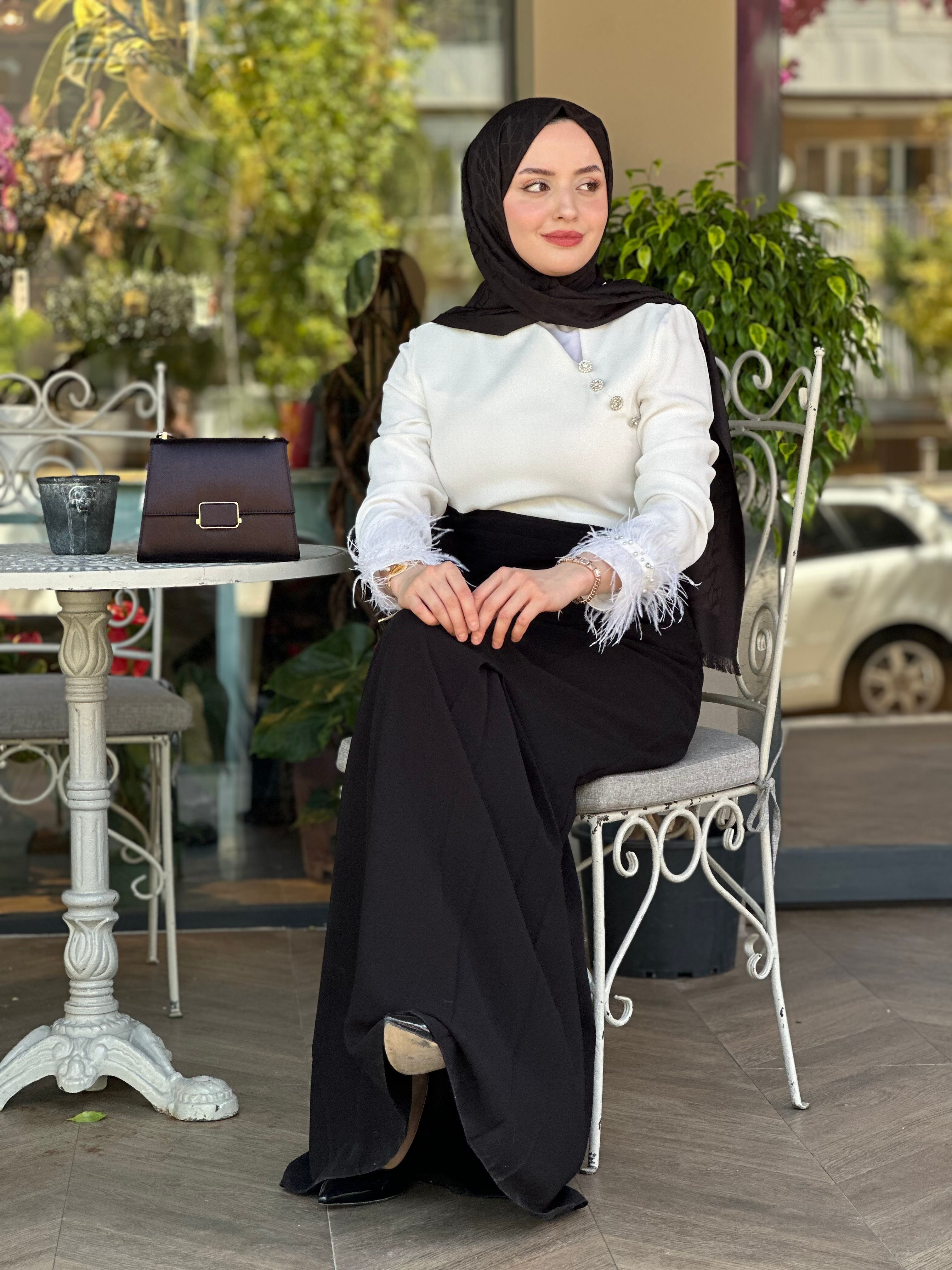 Kolları Tüylü Abiye