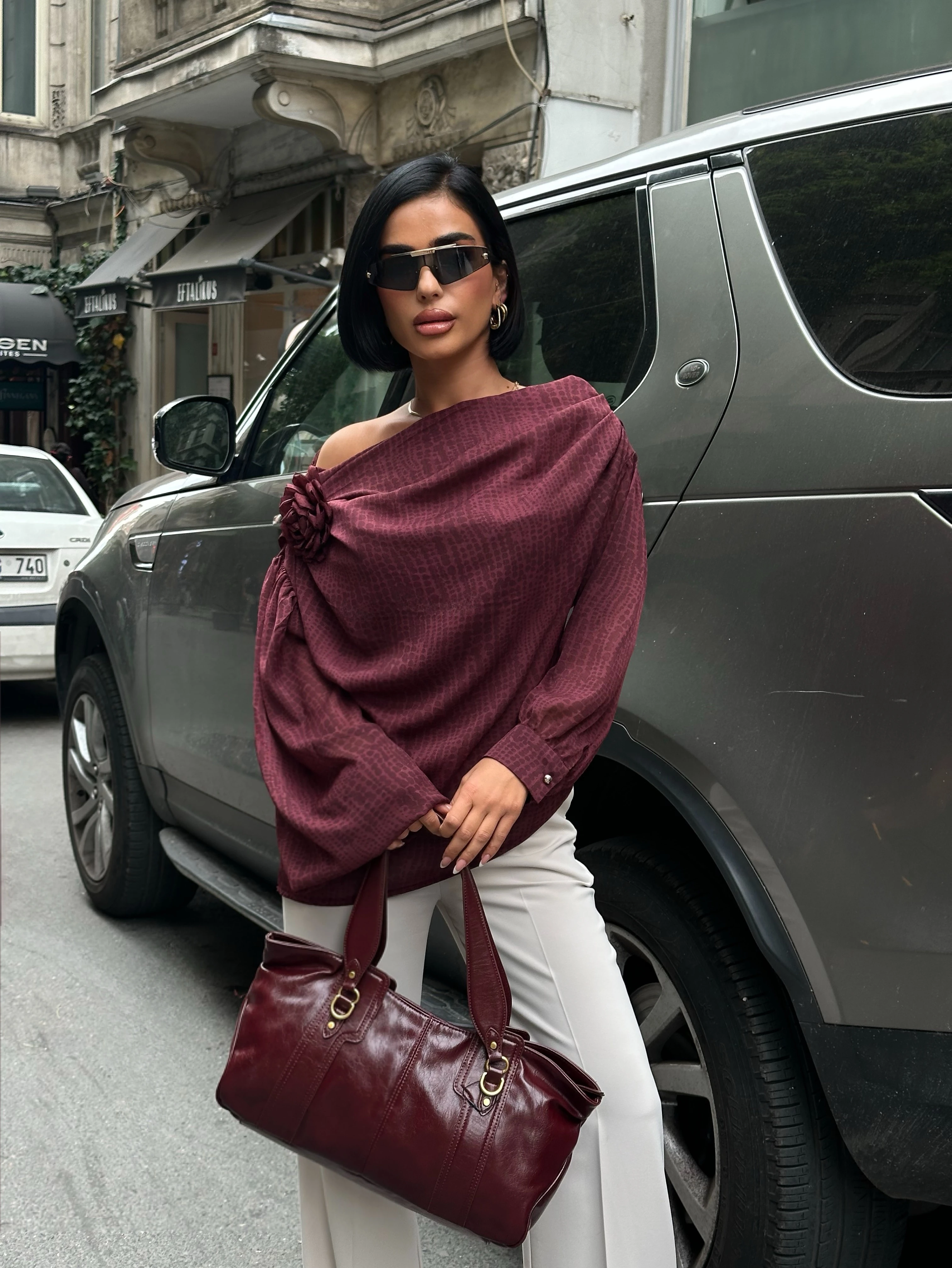 DÜŞÜK KOL OMUZ PİLELİ DETAYLI UZUN KOL BLUZ