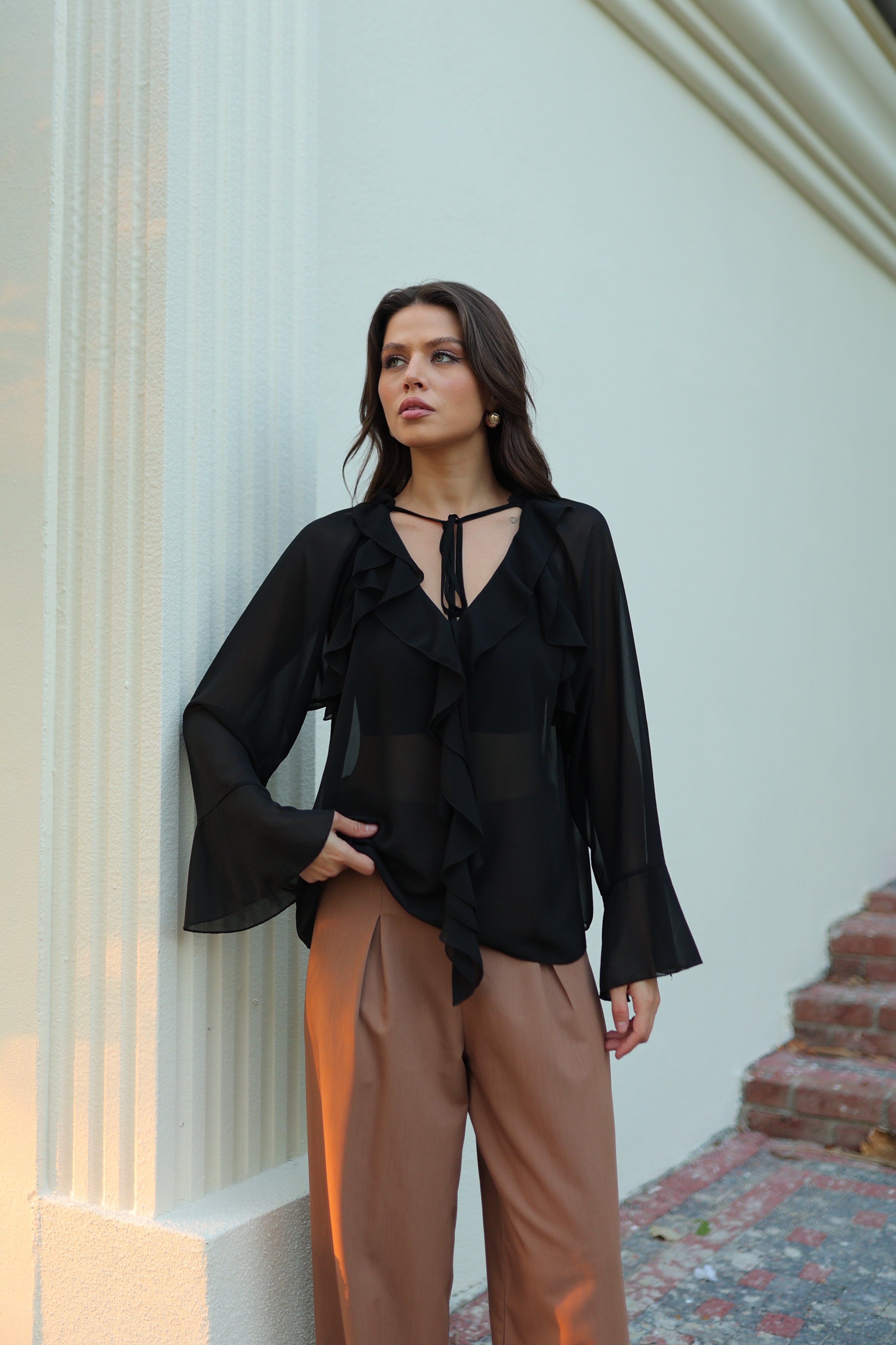 BAĞLAMALI YAKA DETAYLI SALAŞ KOL BLUZ