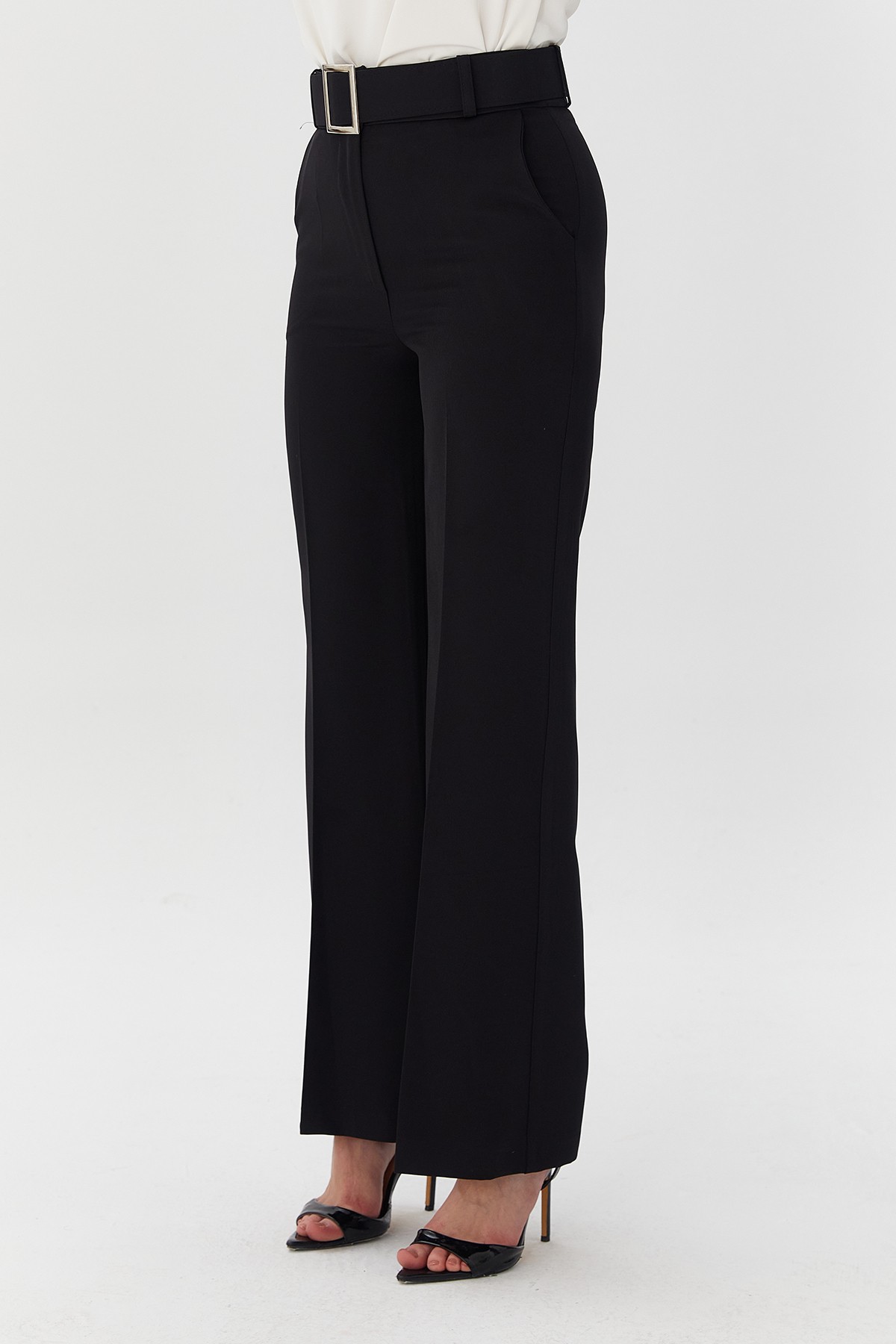 KEMERLİ BOL PAÇA PANTOLON