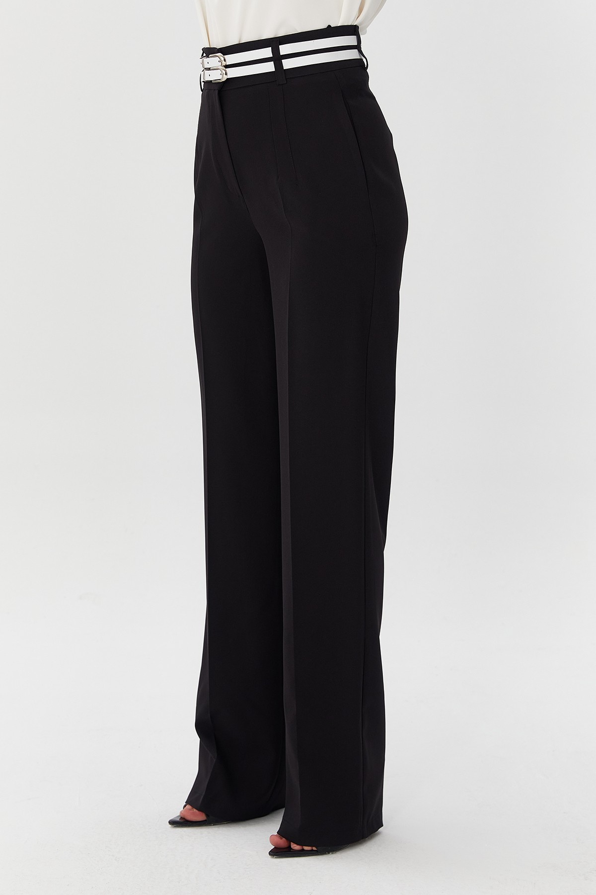 KEMERLİ BOL PAÇA PANTOLON