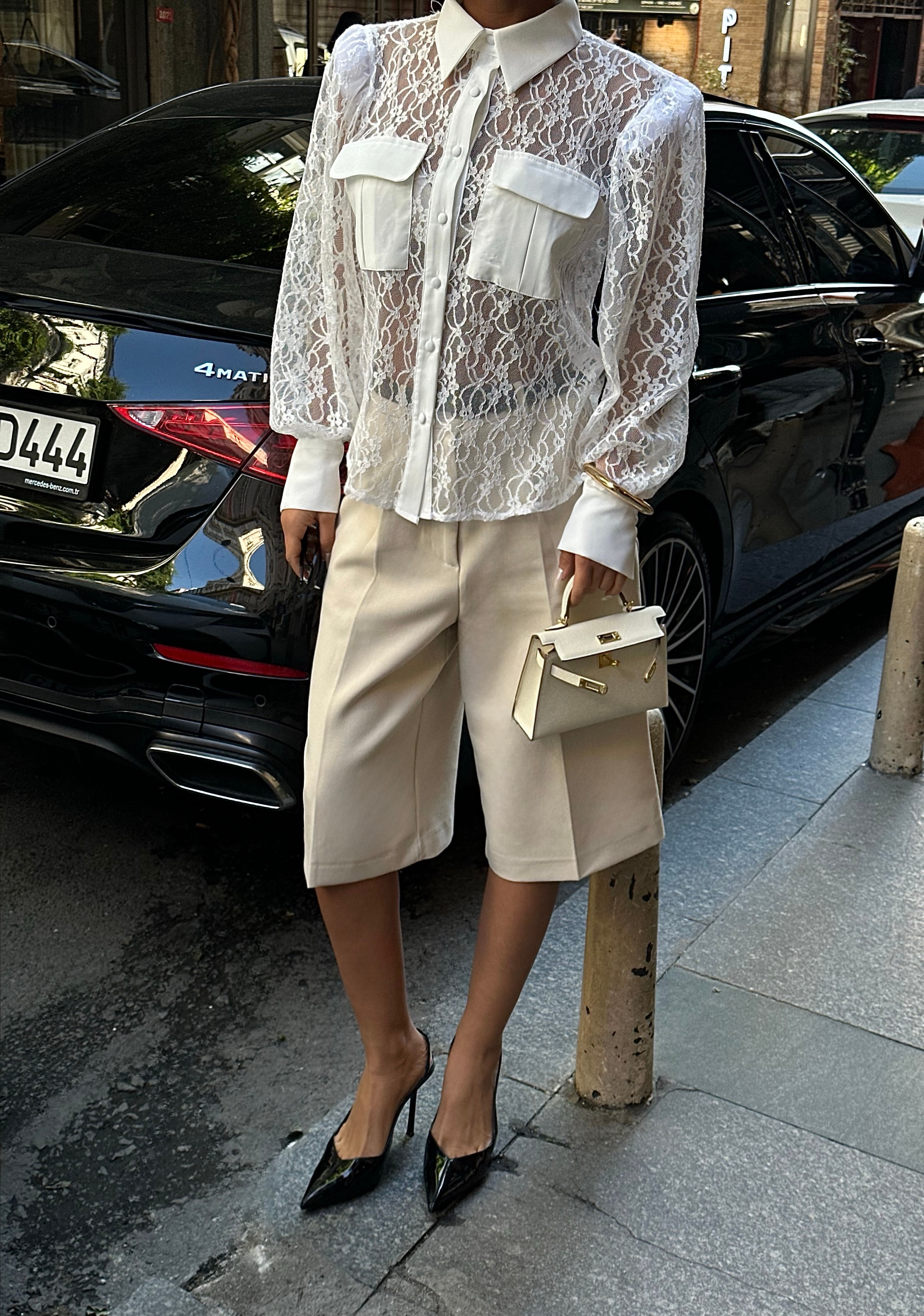 YAKALI ÖN CEPLİ DETAYLI GÖMLEK